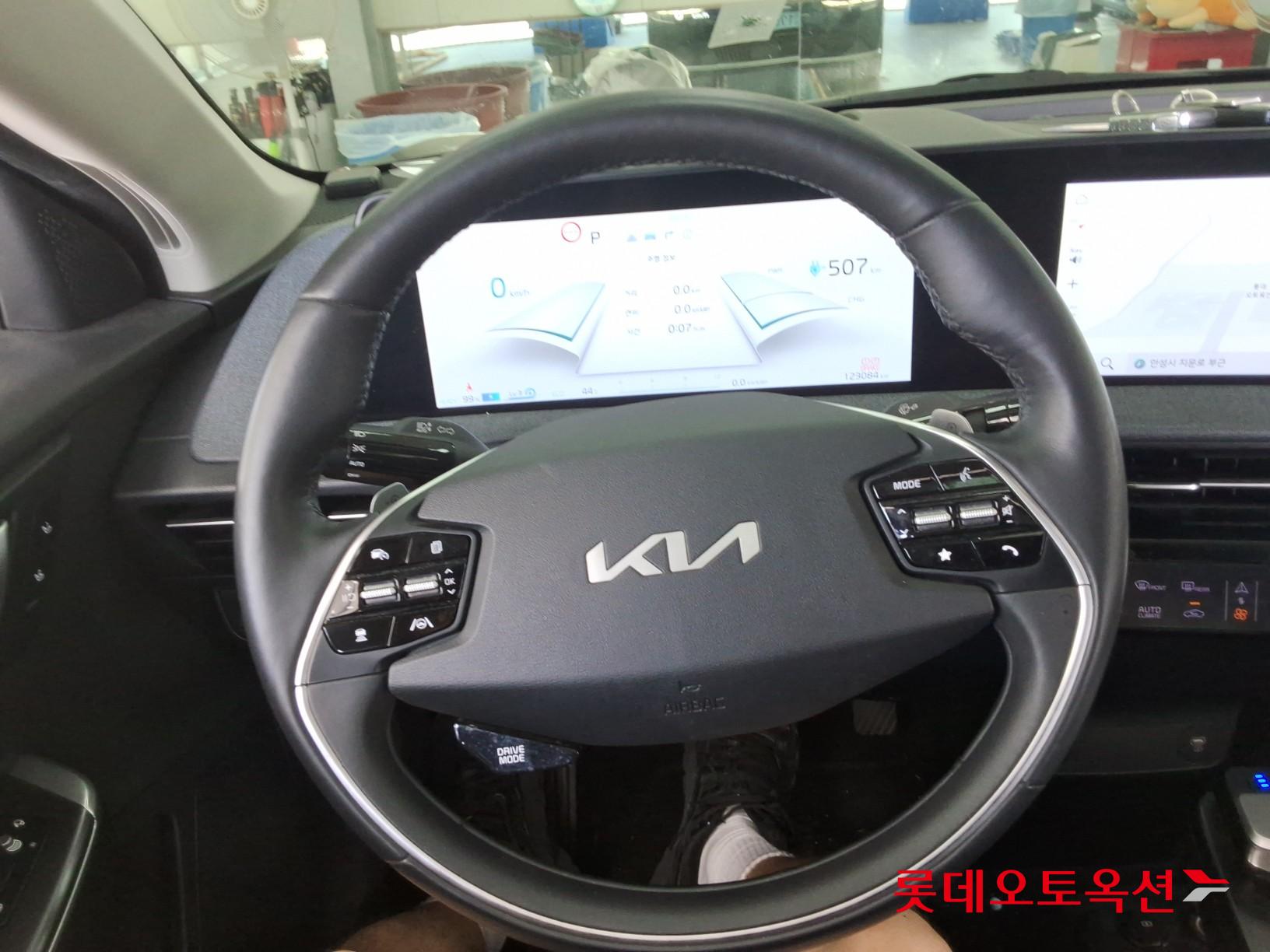 2022 - kia ev6