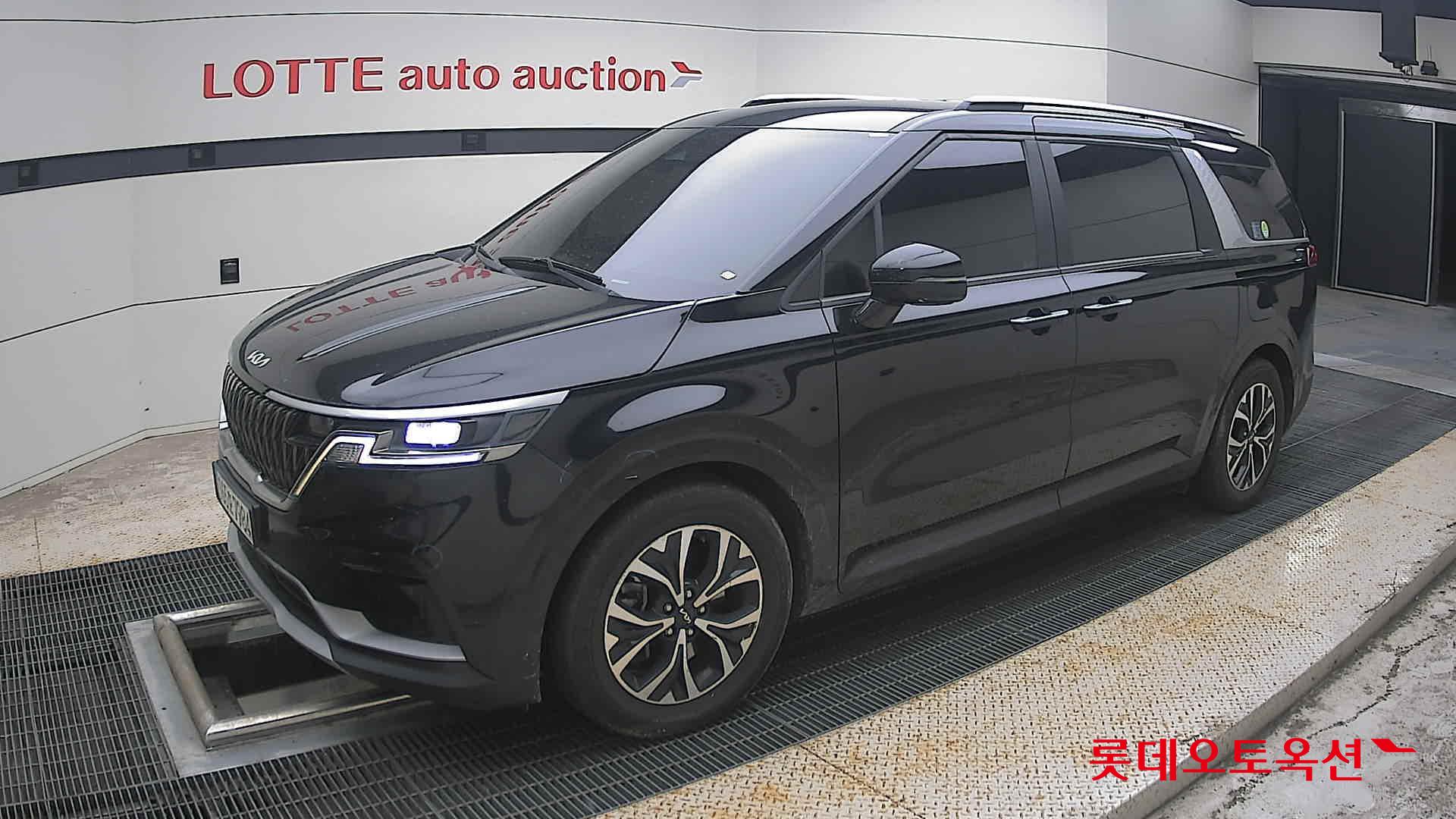 2022 - kia carnival