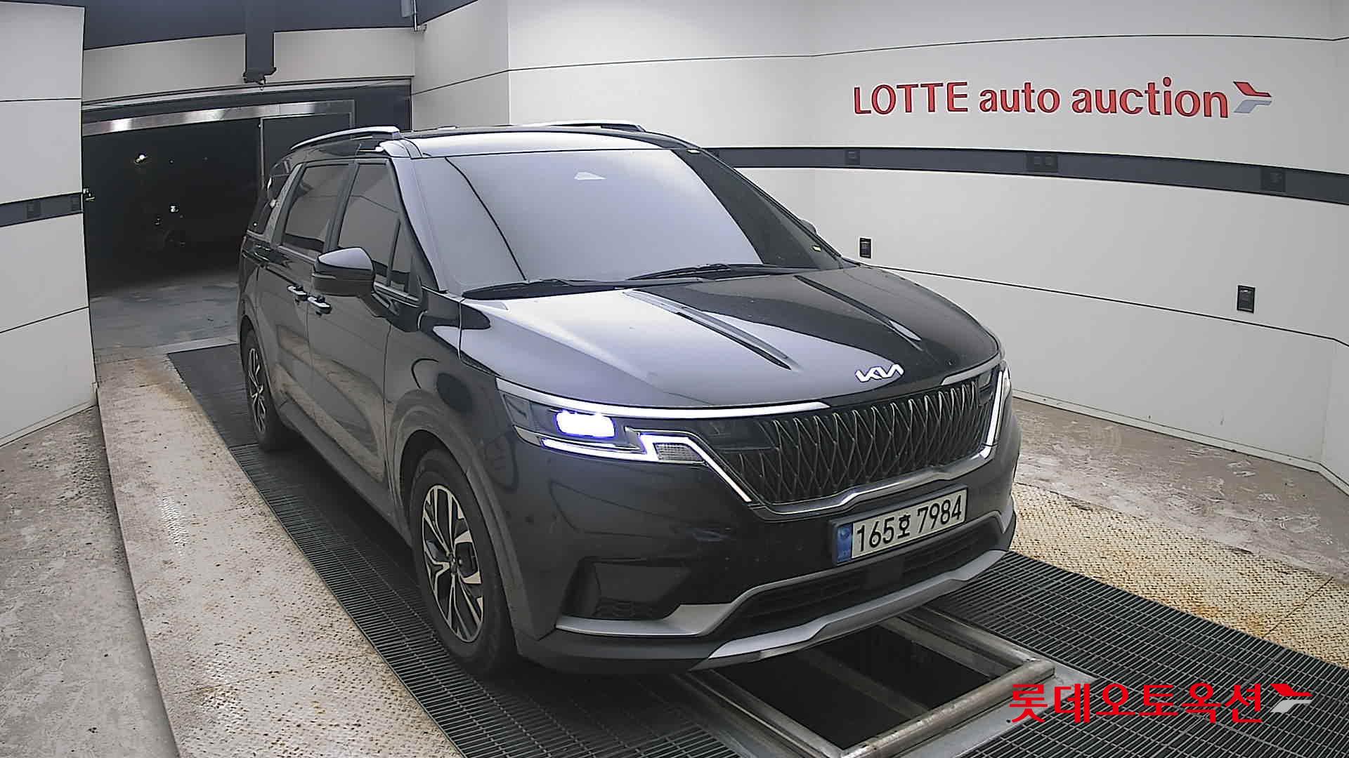 2022 - kia carnival