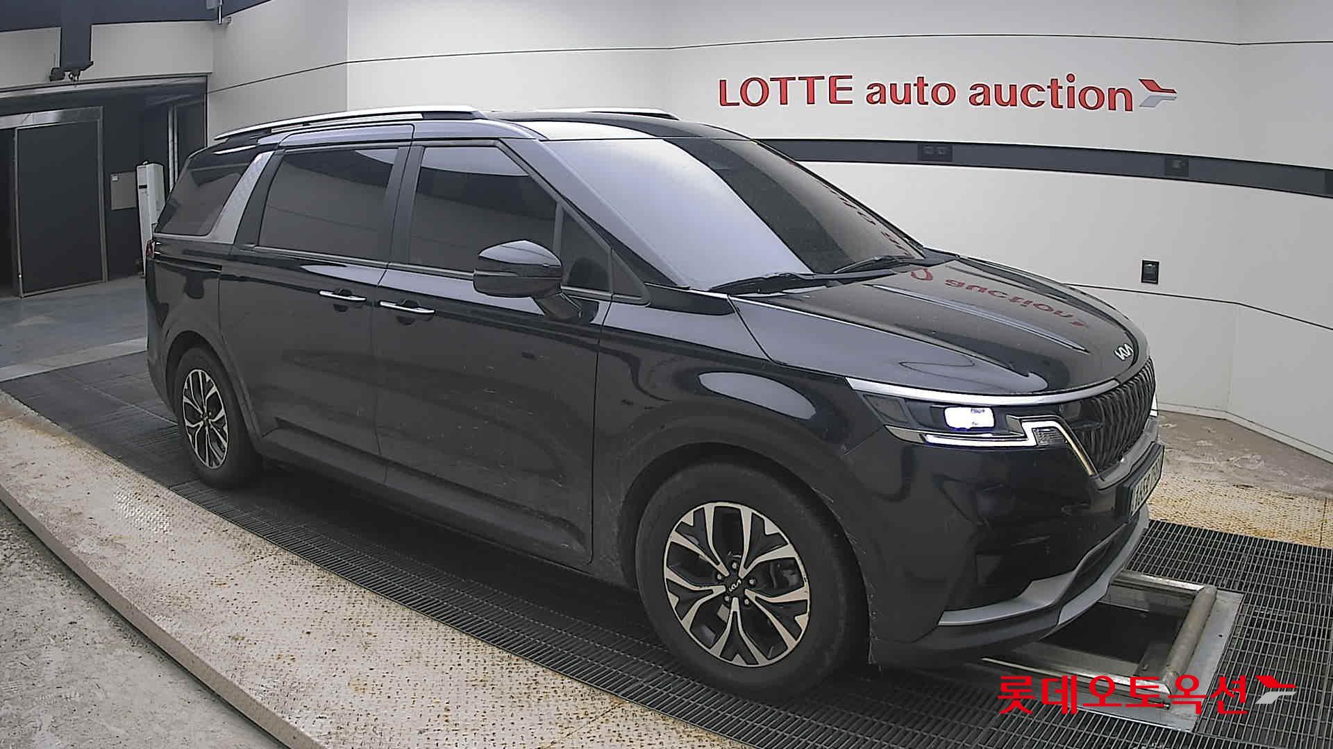 2022 - kia carnival
