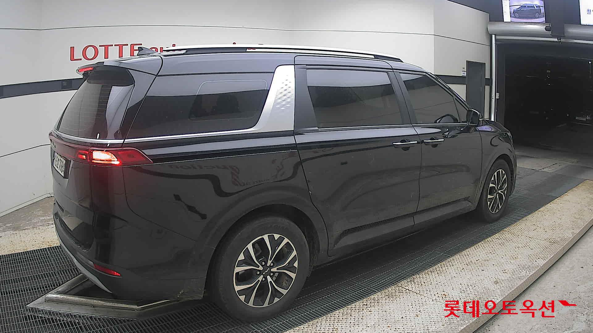 2022 - kia carnival