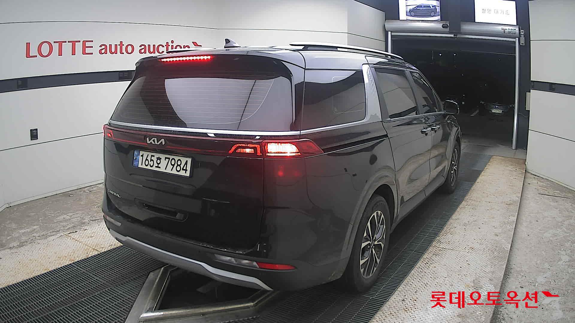 2022 - kia carnival