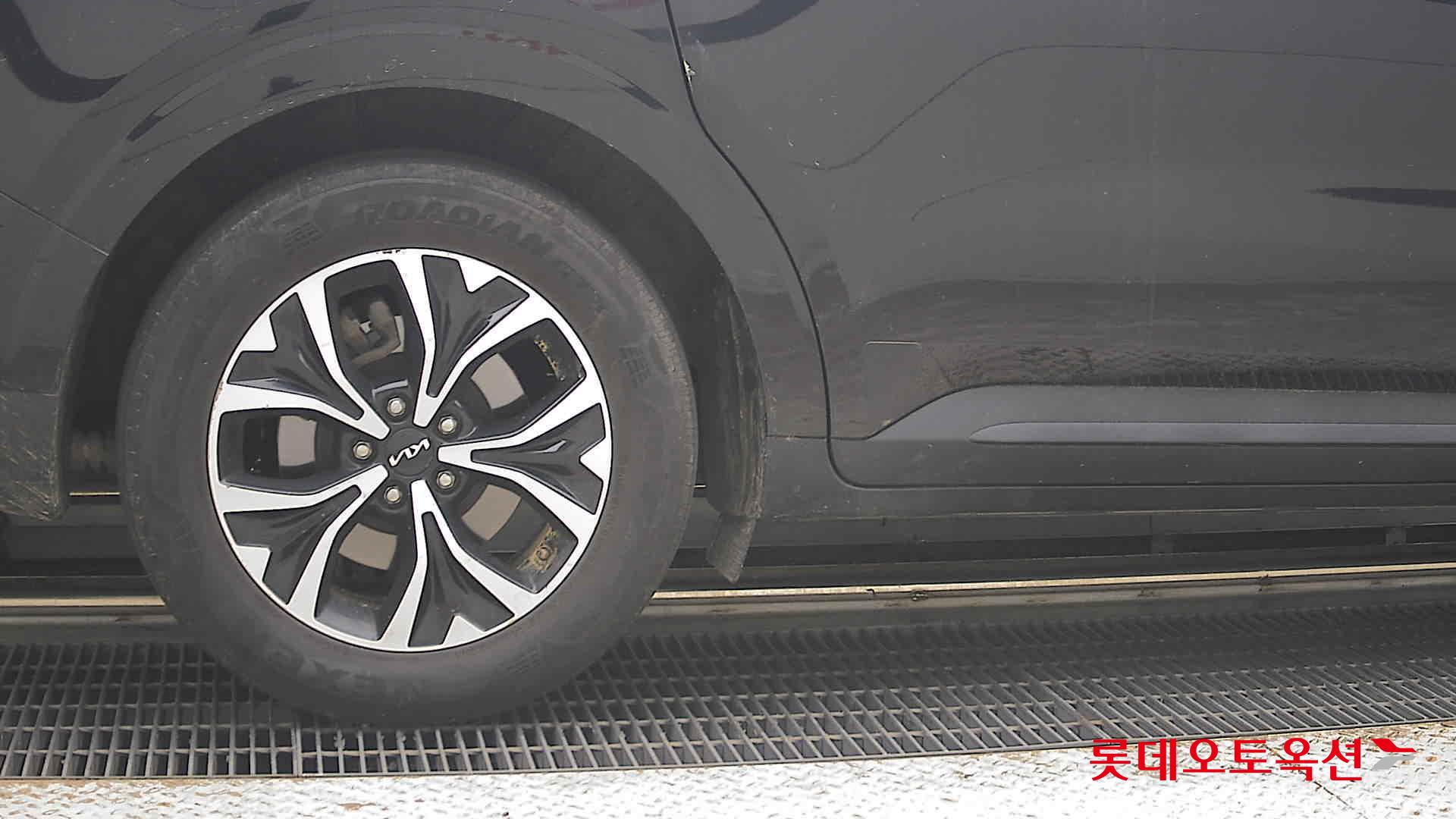 2022 - kia carnival
