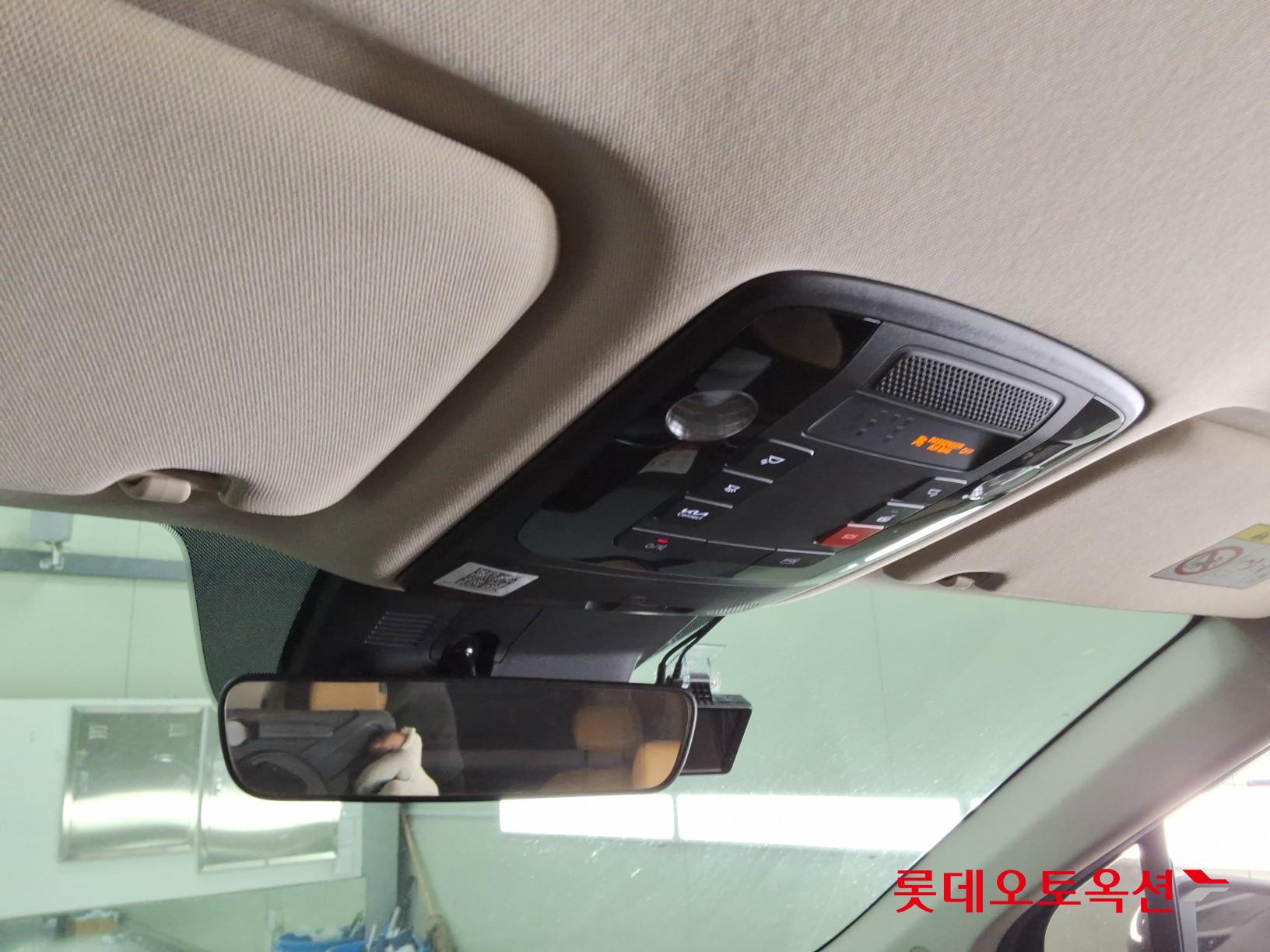 2022 - kia carnival