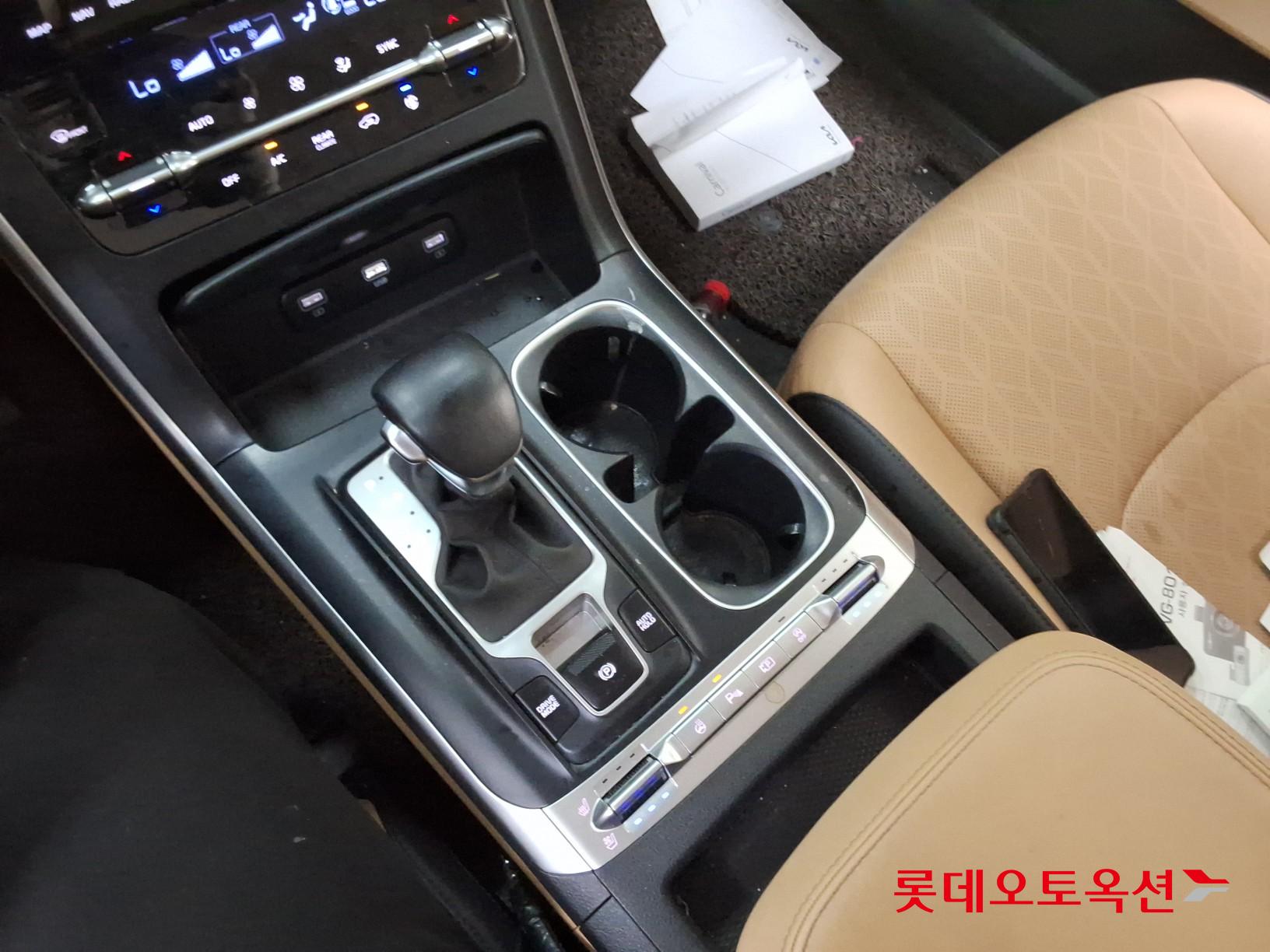 2022 - kia carnival