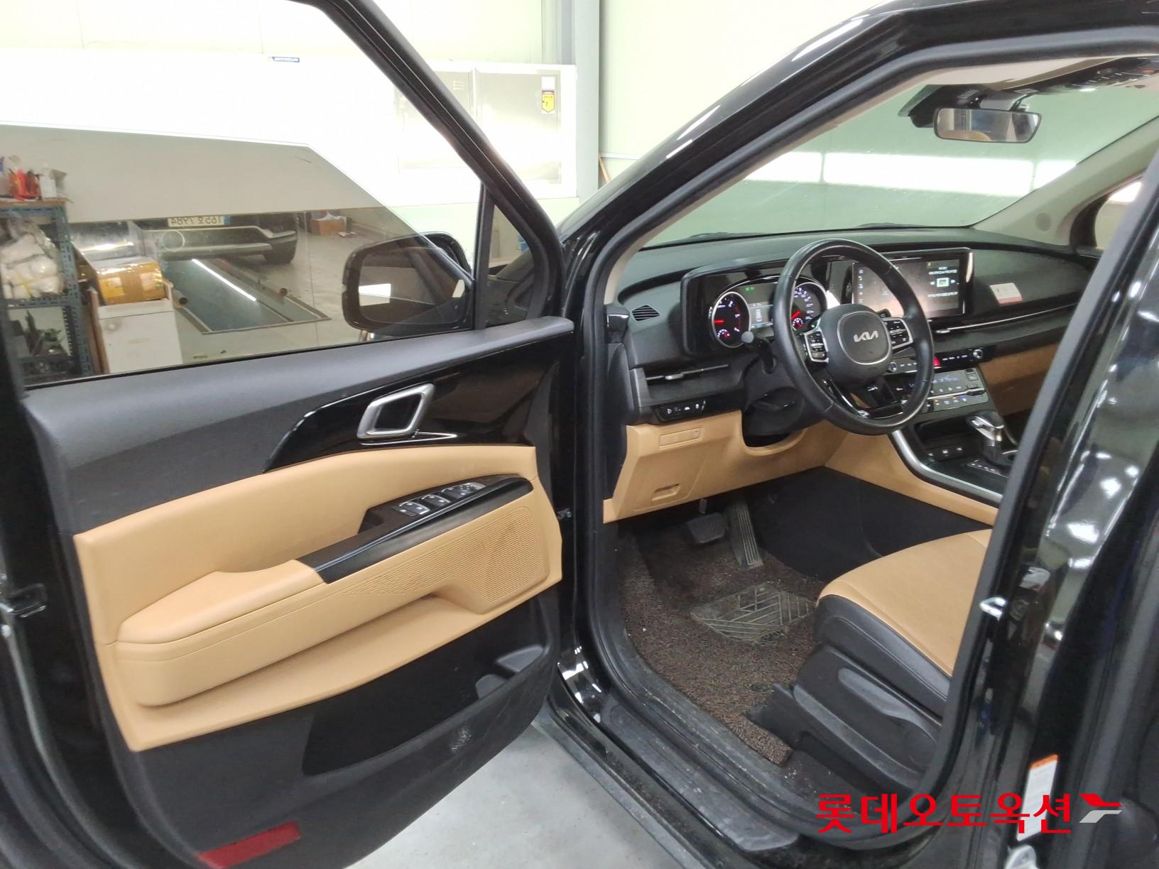 2022 - kia carnival
