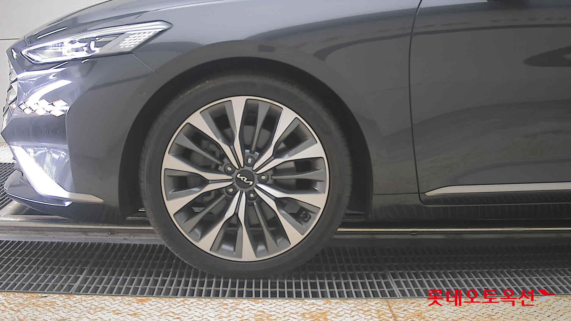 2022 - kia k8