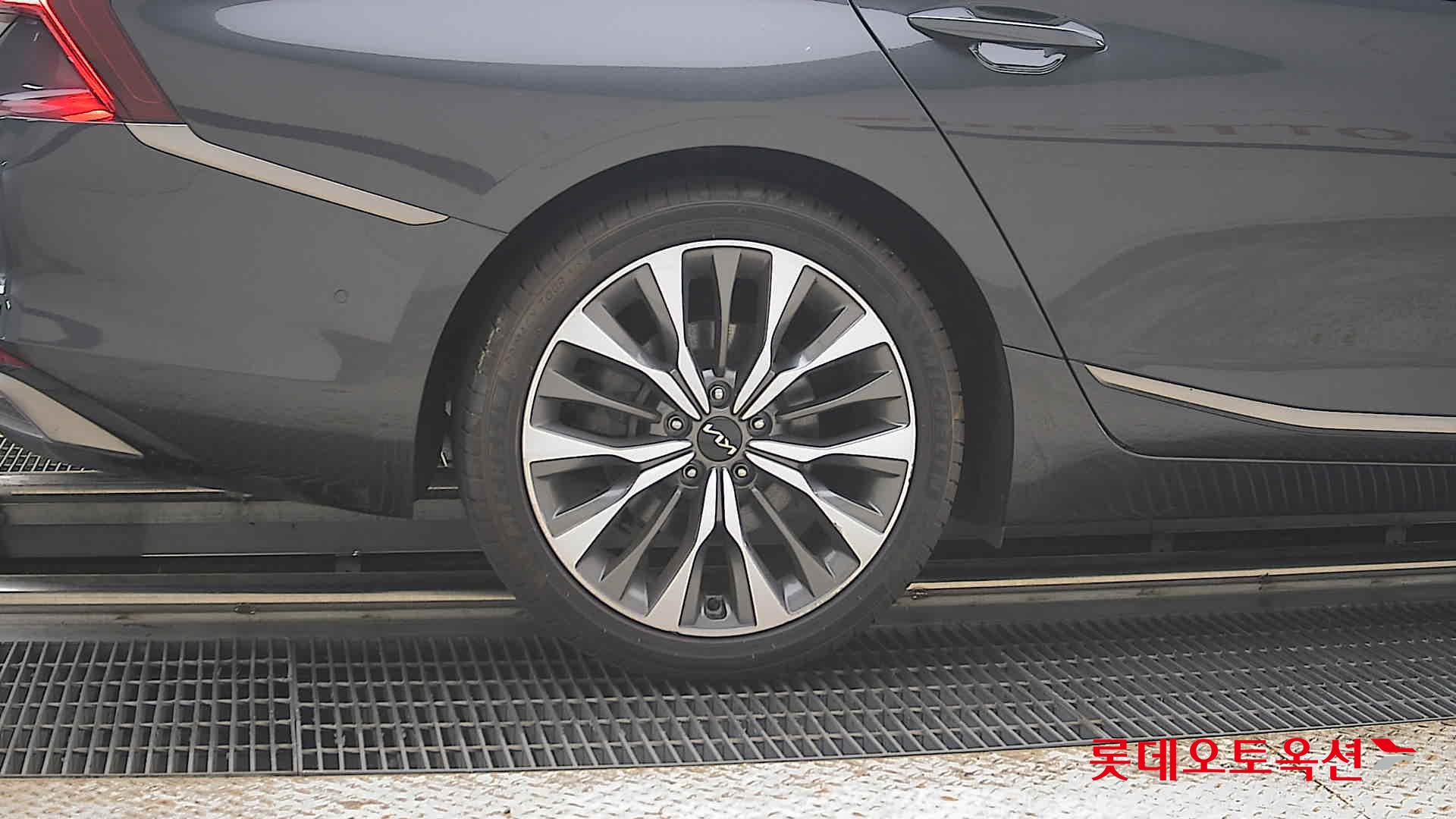 2022 - kia k8