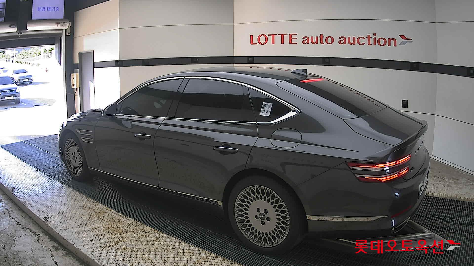 2022 - genesis g80