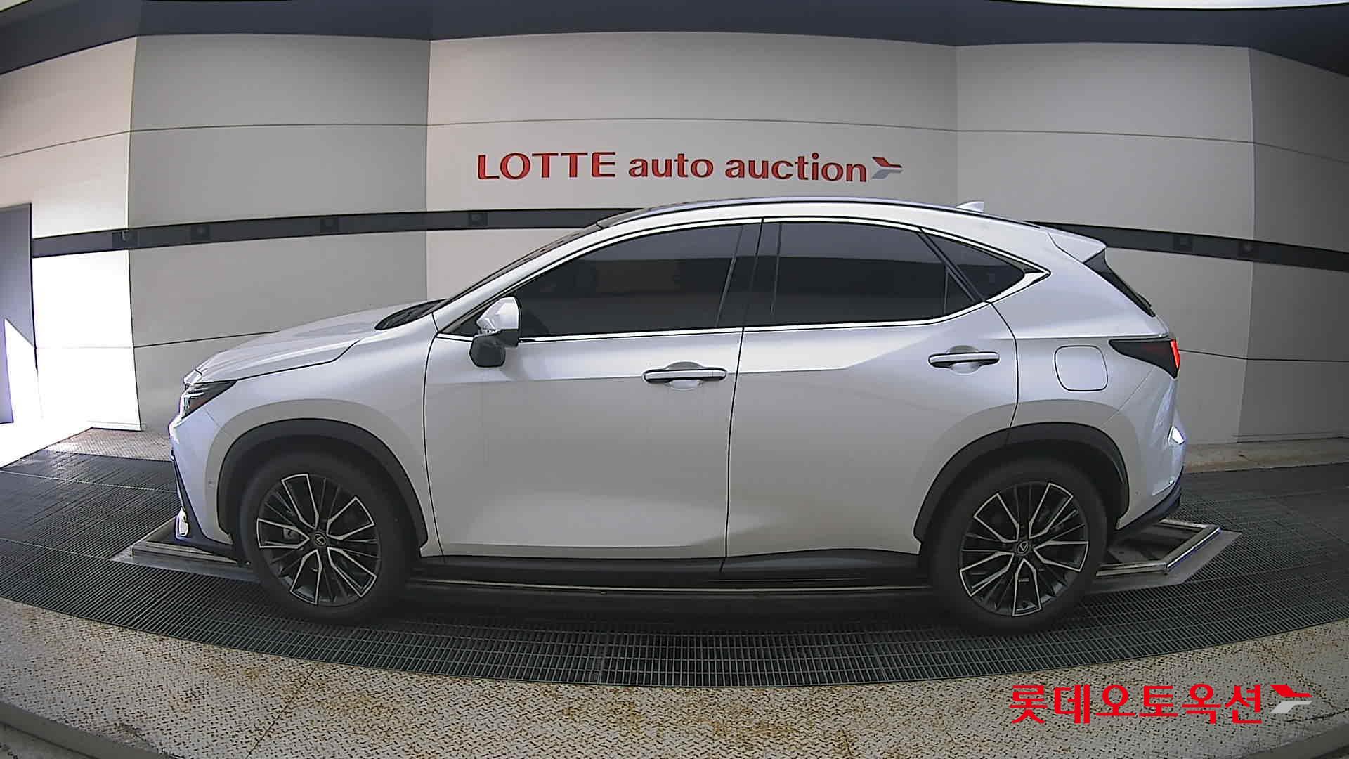 لكزس Nx350H 2025 فاخر