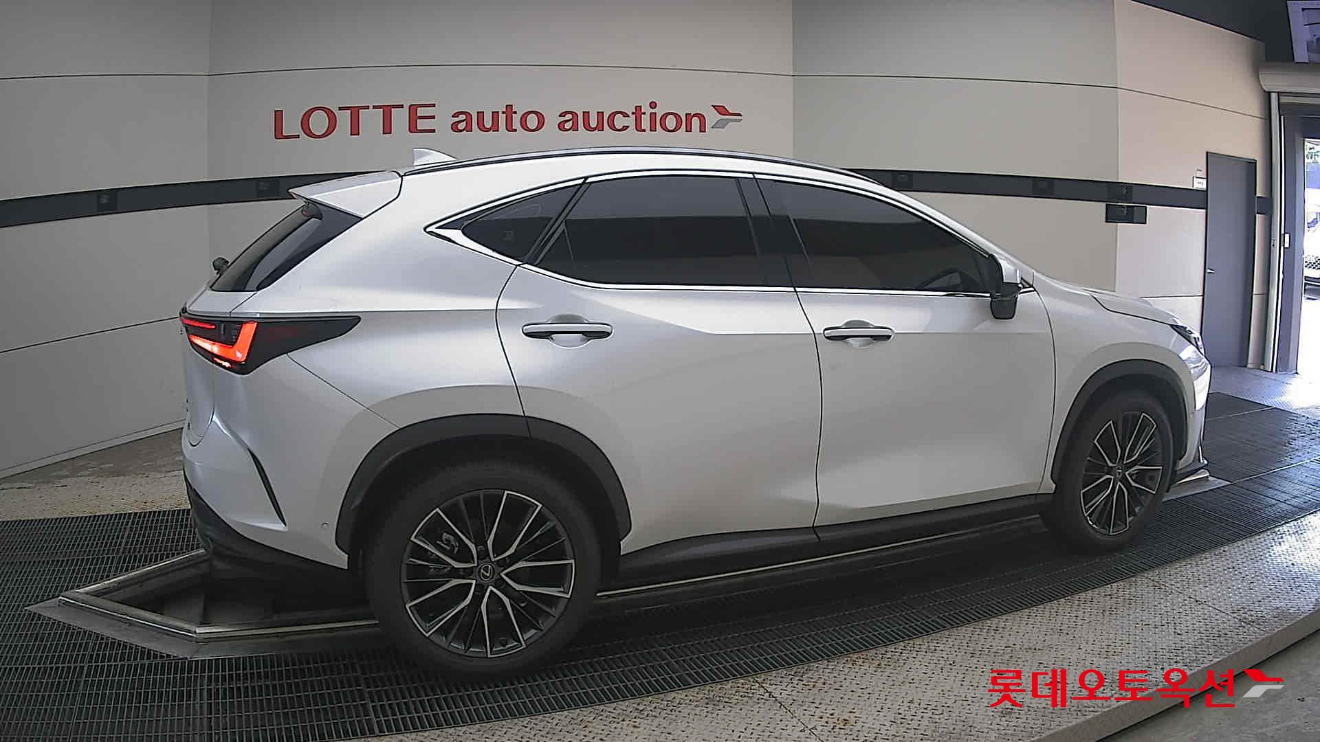 لكزس Nx350H 2025 فاخر