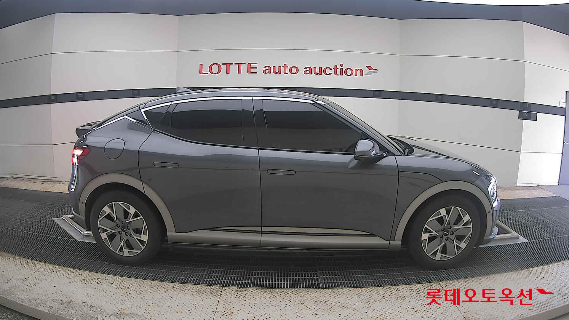 2022 - genesis gv60