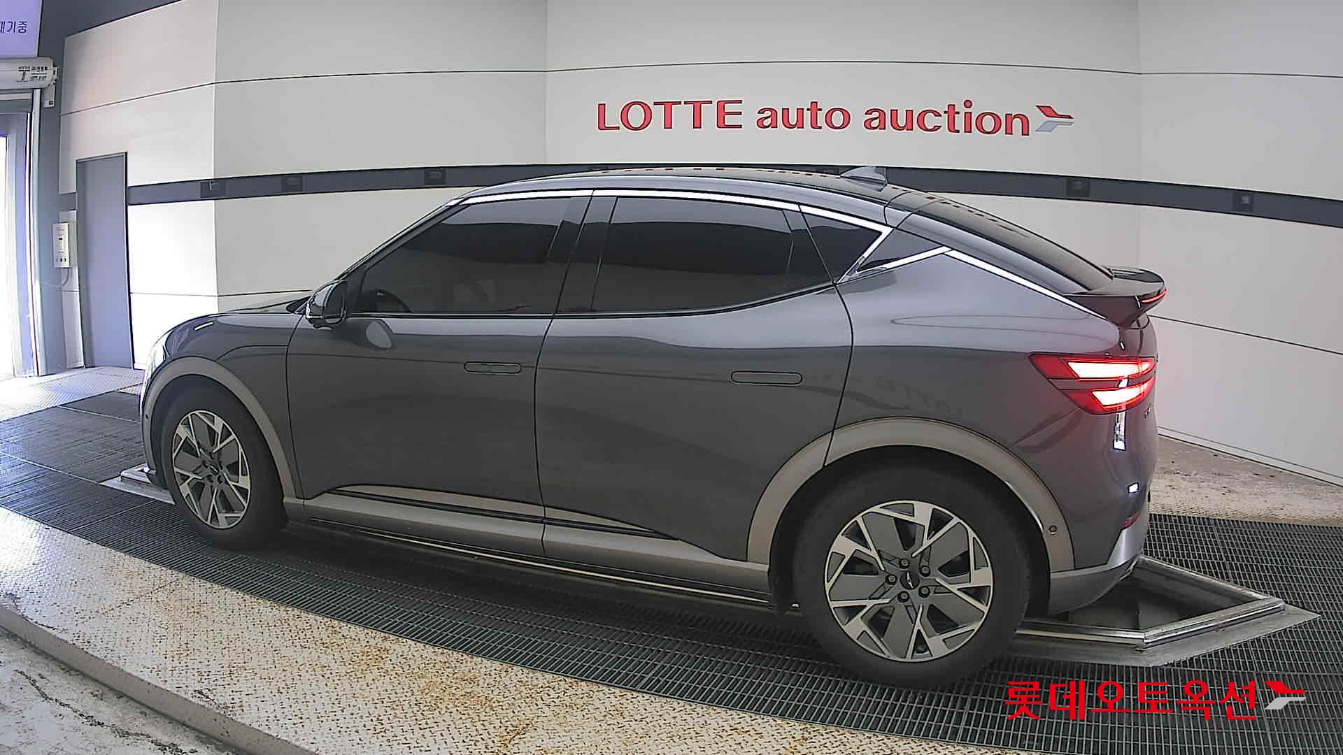 2022 - genesis gv60