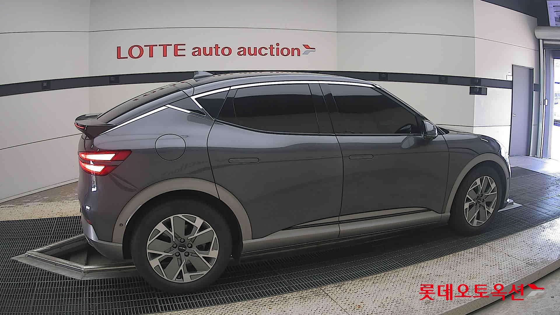 2022 - genesis gv60
