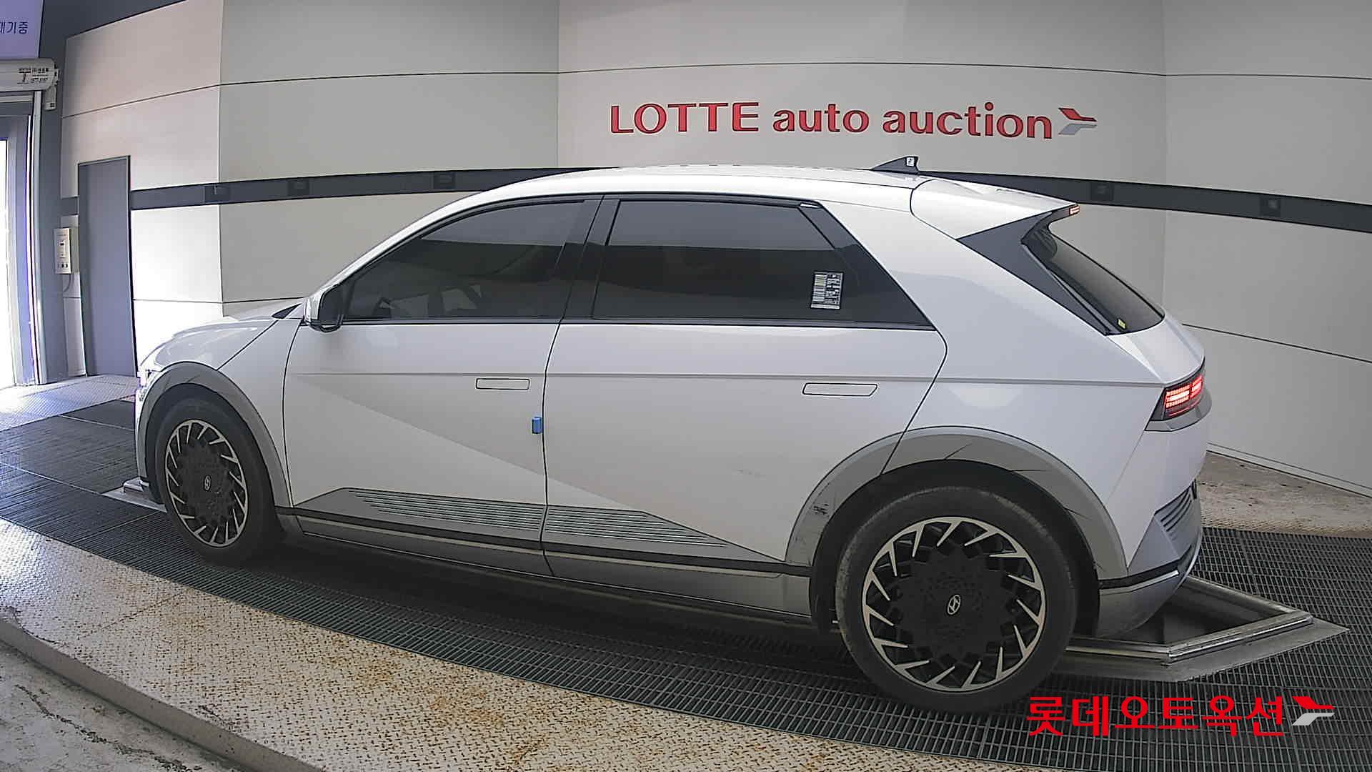 2023 - hyundai ioniq