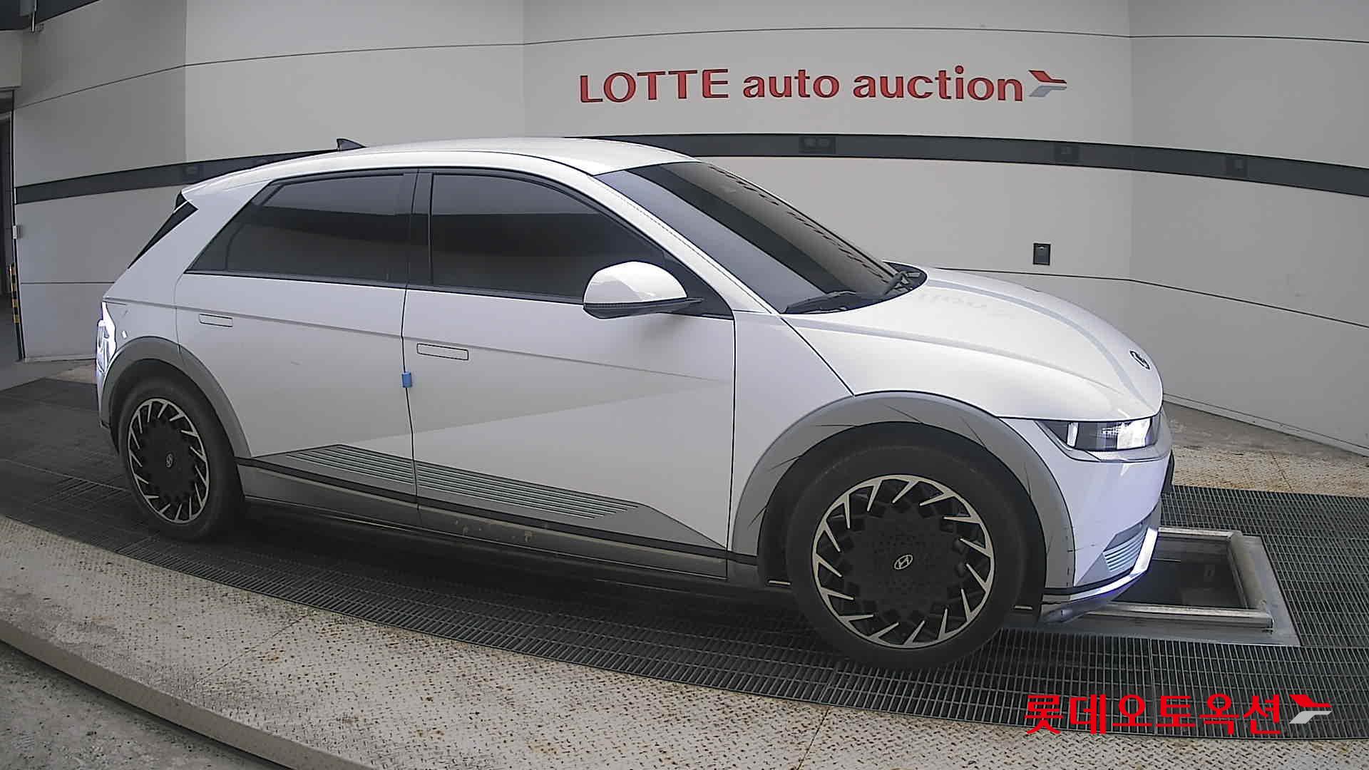 2023 - hyundai ioniq