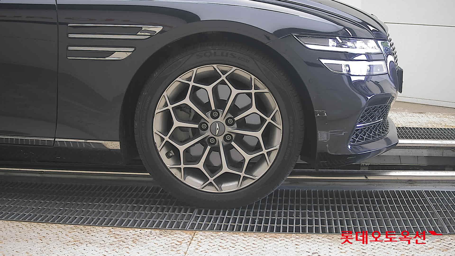 2021 - genesis g80