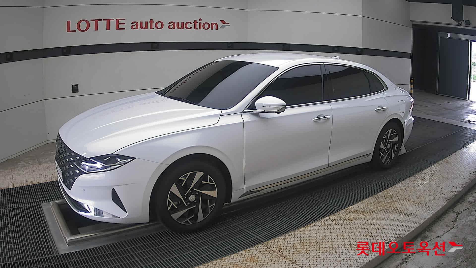 2022 - hyundai grandeur