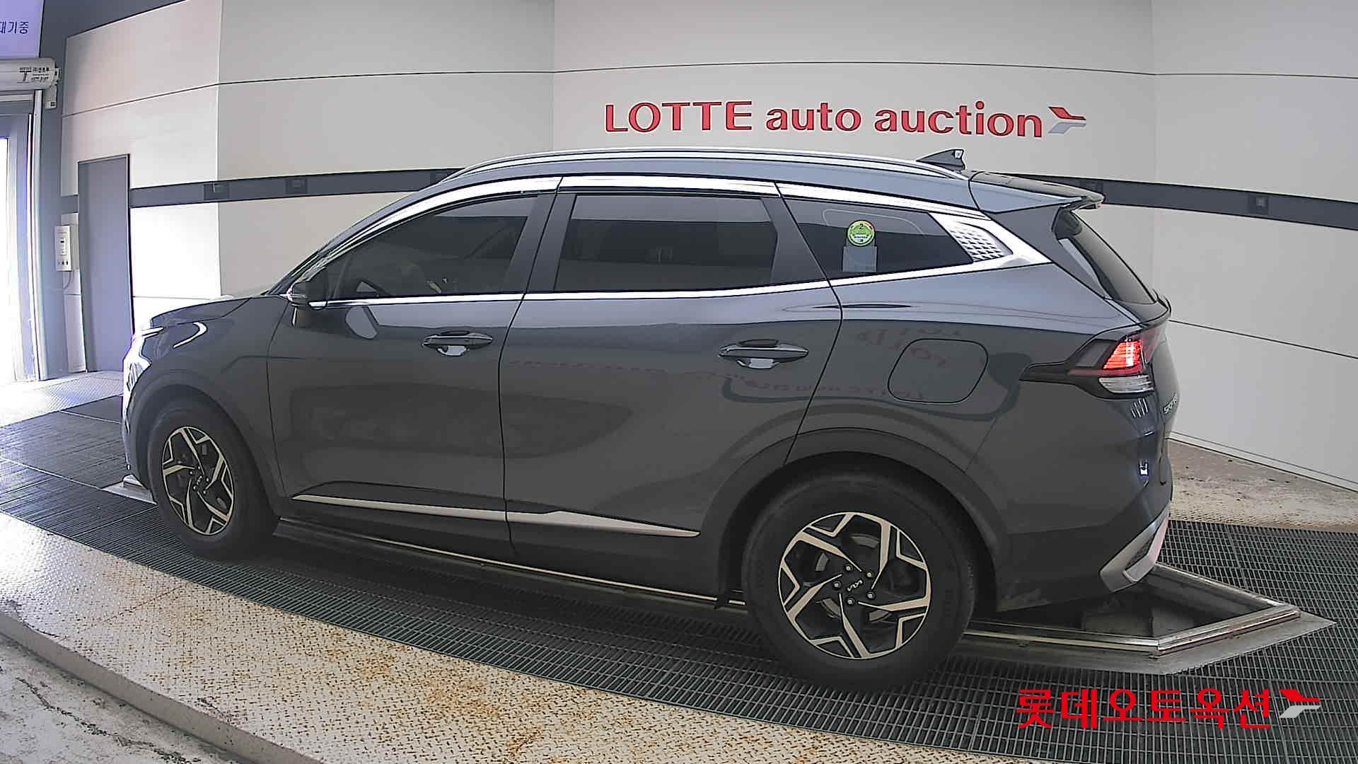 2022 - kia sportage