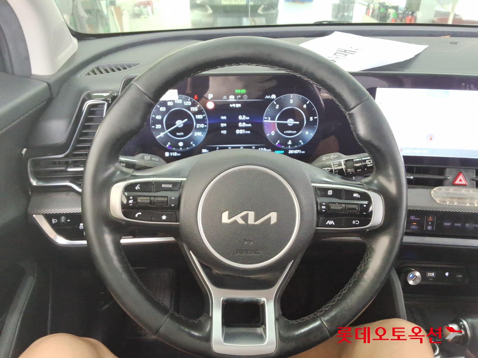 2022 - kia sportage