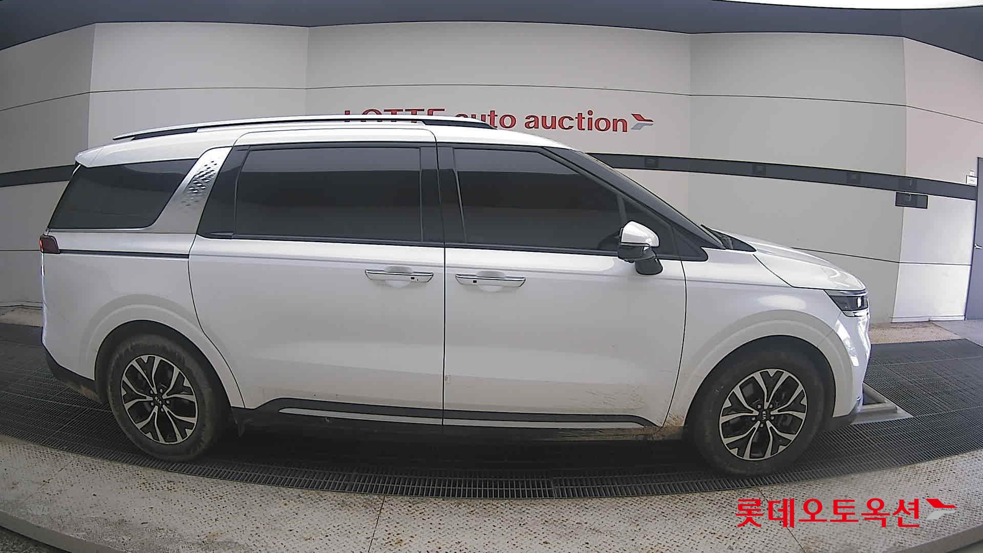 2021 - kia carnival