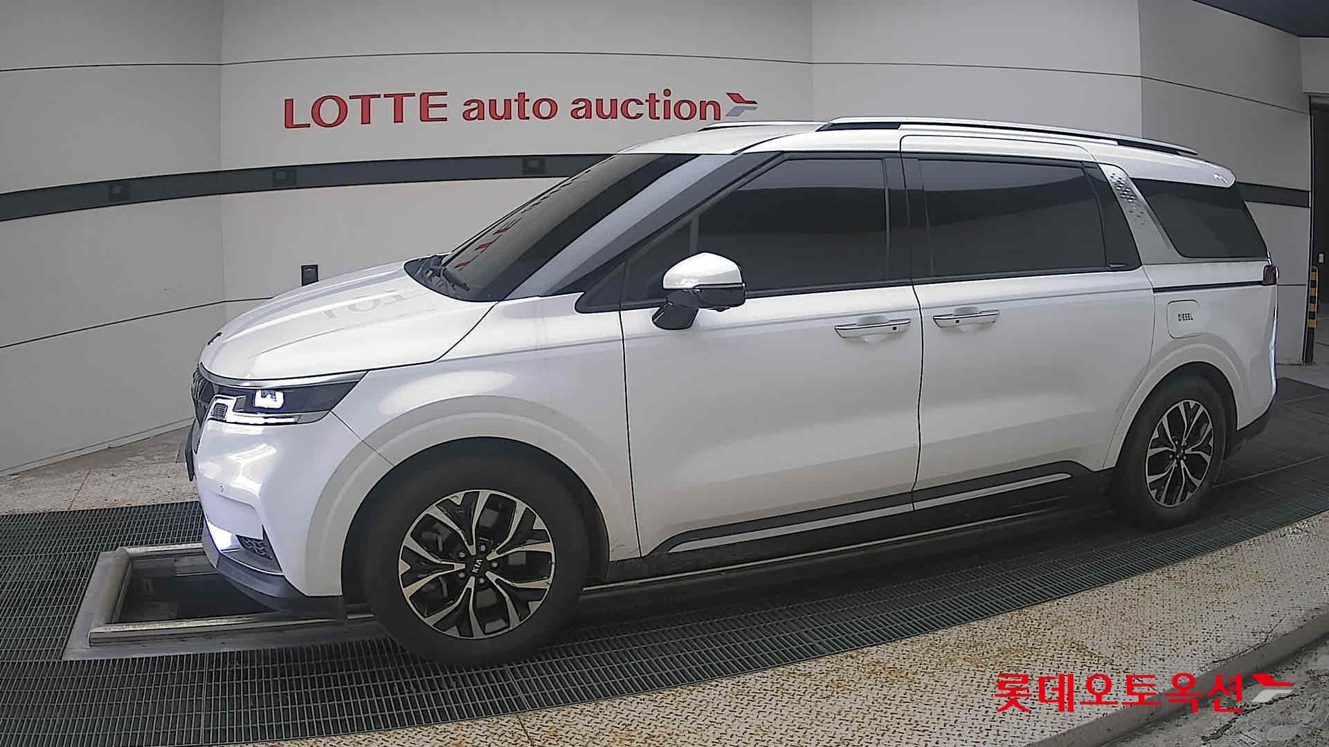 2021 - kia carnival