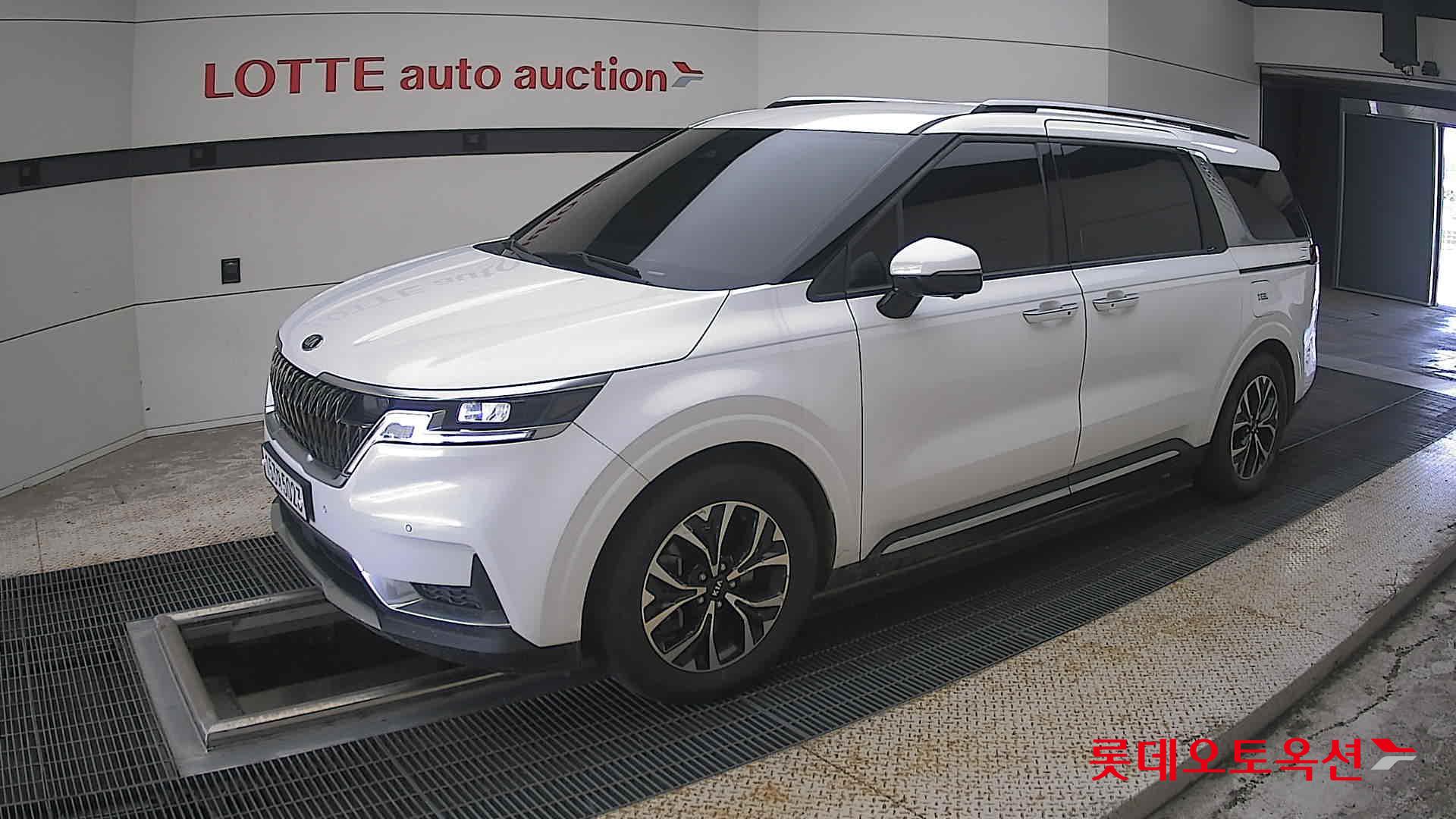 2021 - kia carnival