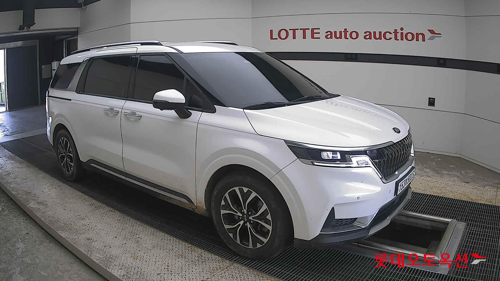 2021 - kia carnival