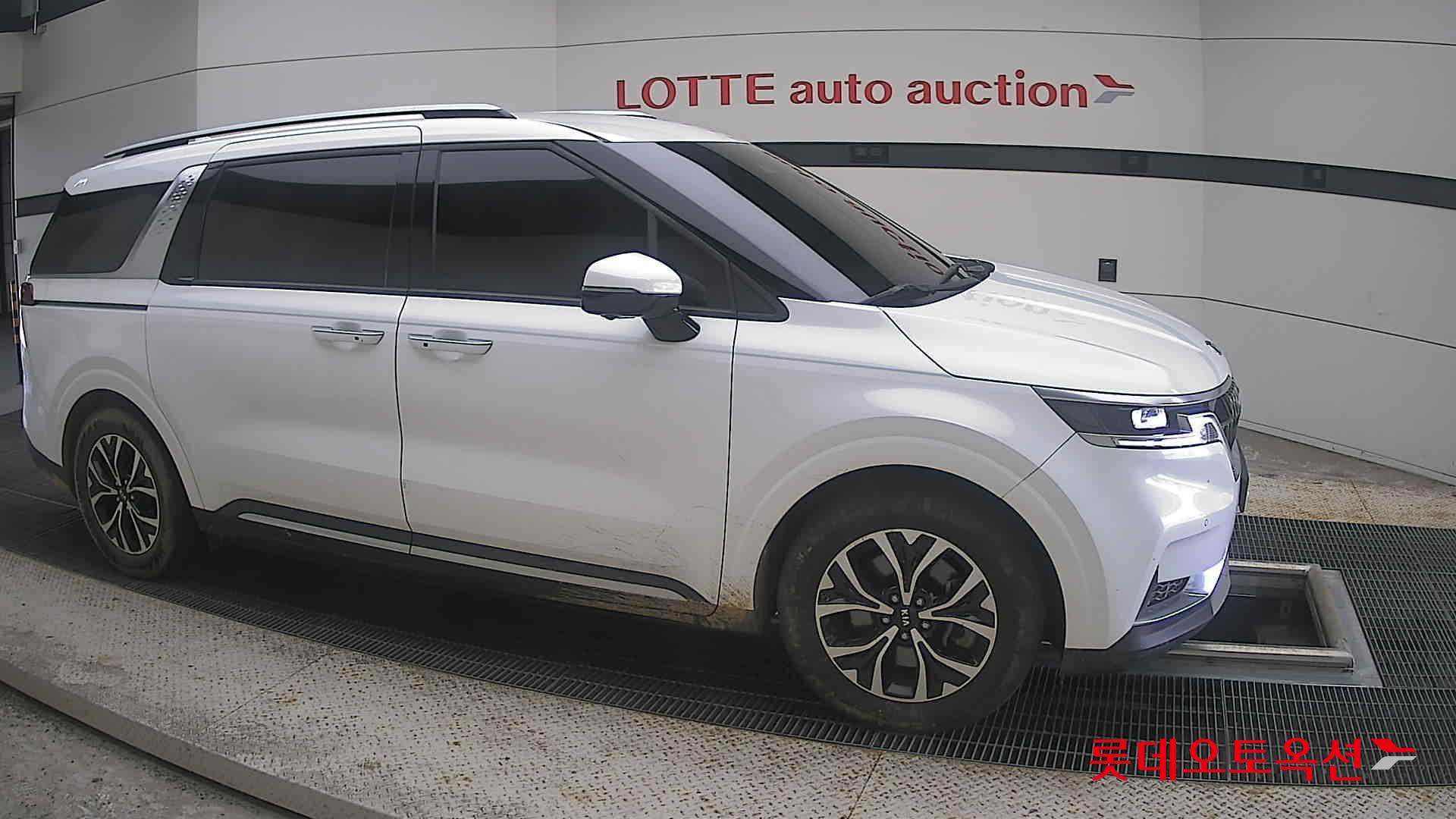2021 - kia carnival
