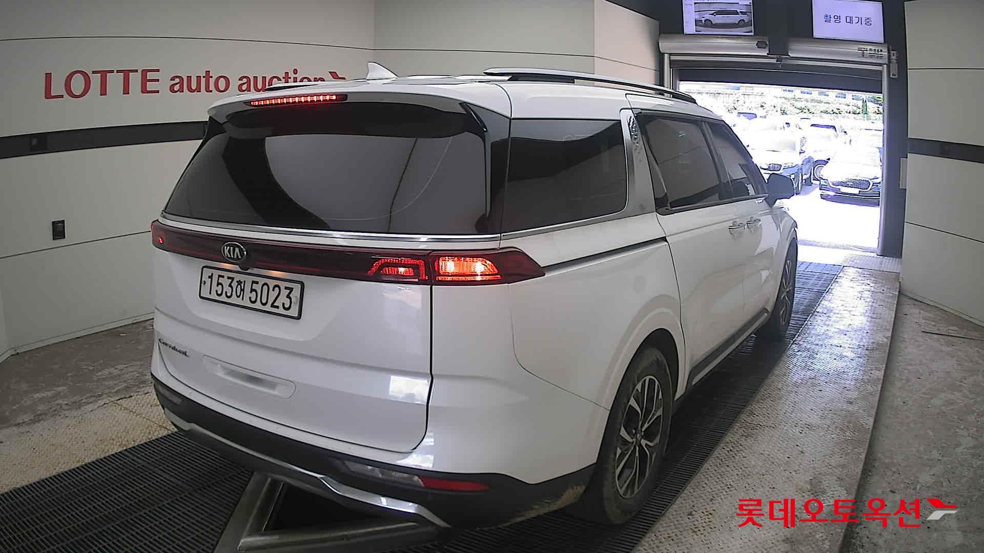 2021 - kia carnival