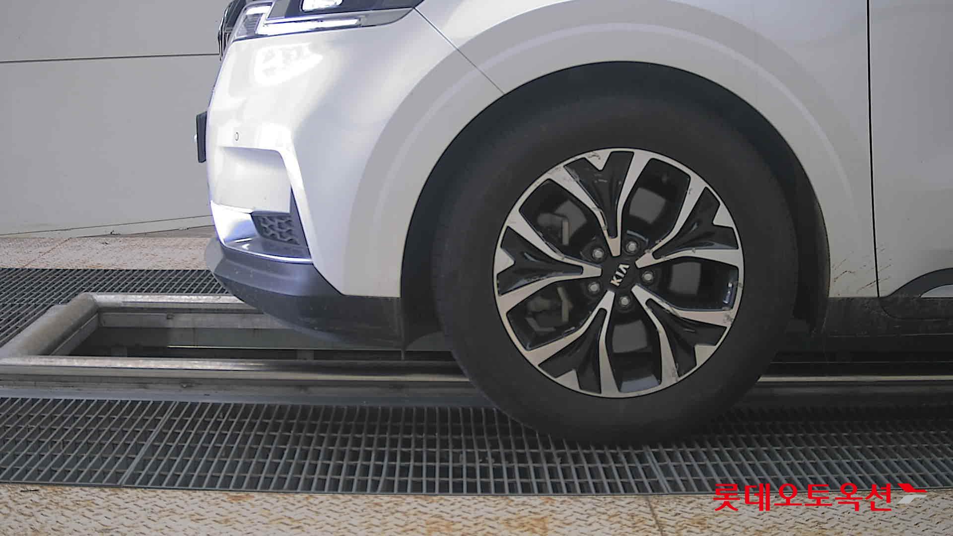 2021 - kia carnival