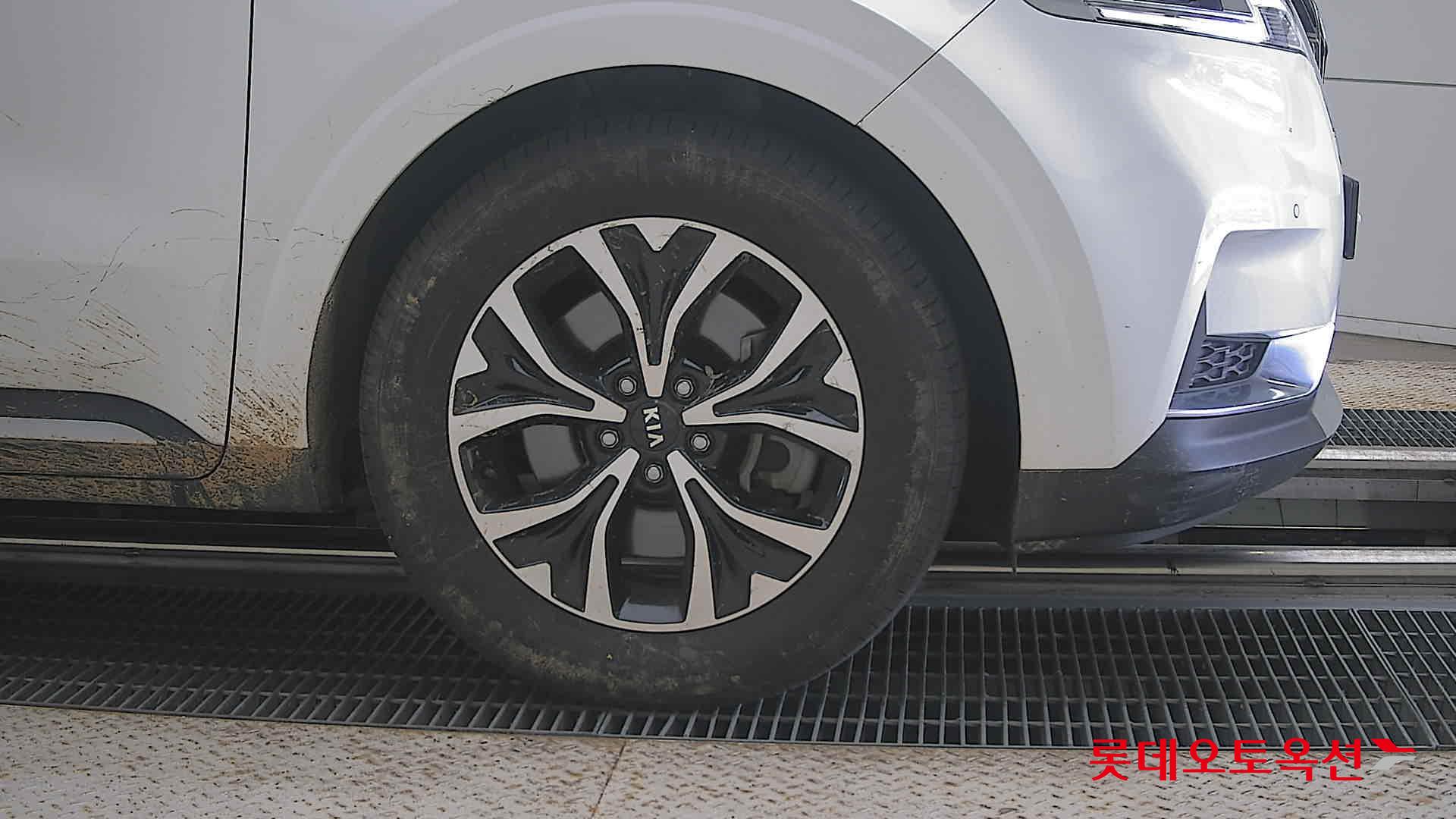 2021 - kia carnival