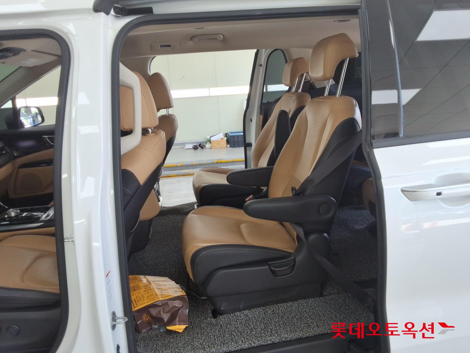 2021 - kia carnival