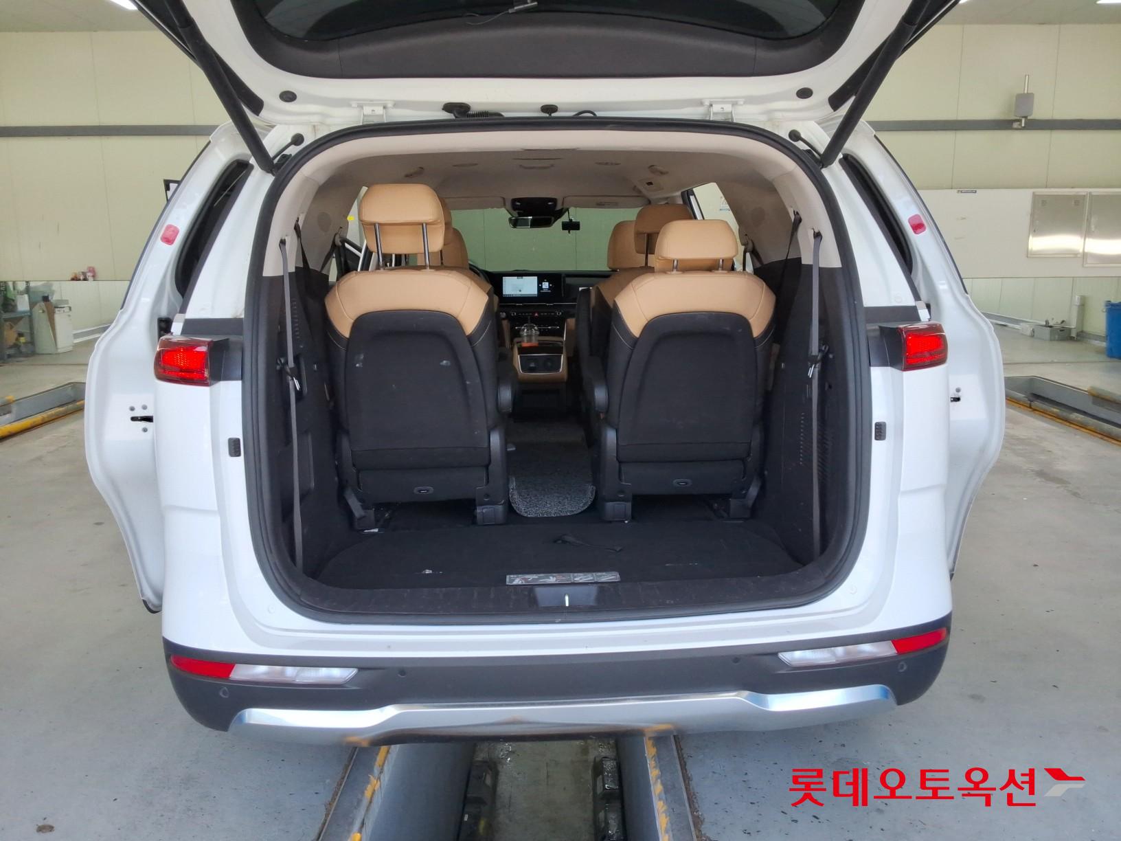 2021 - kia carnival