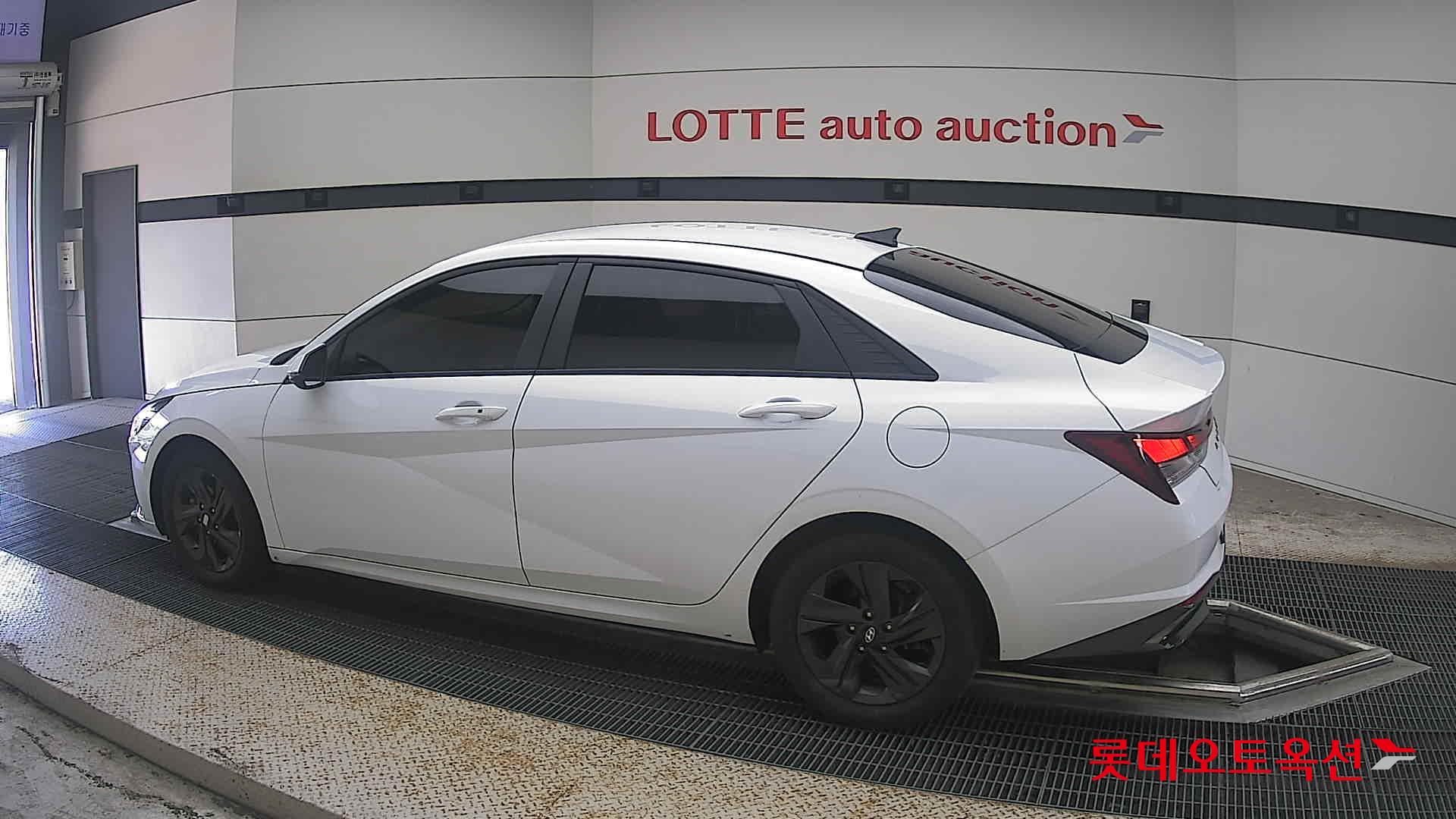 2021 - hyundai avante