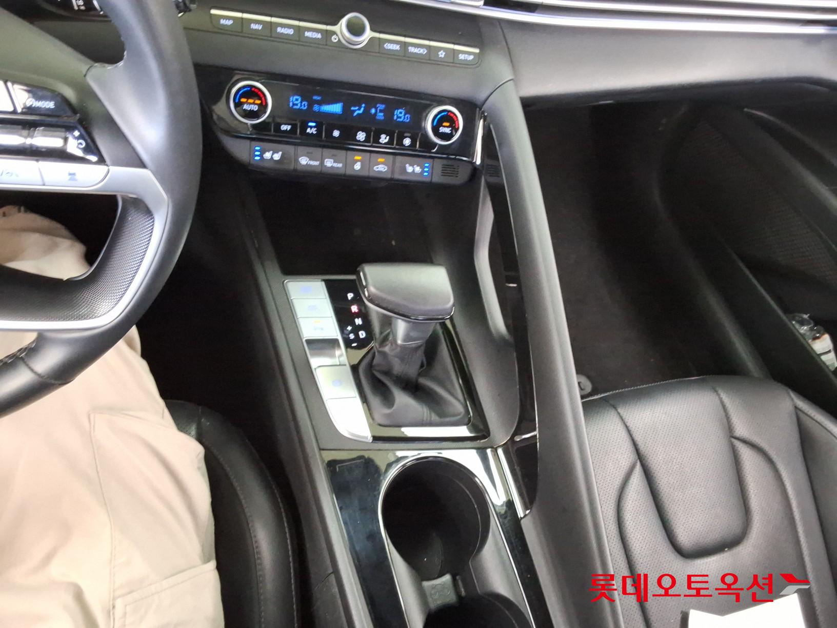 2021 - hyundai avante