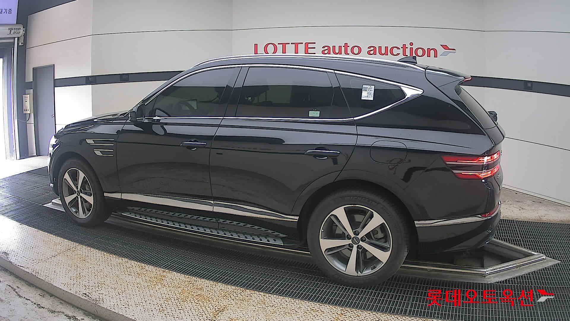 2022 - genesis gv80