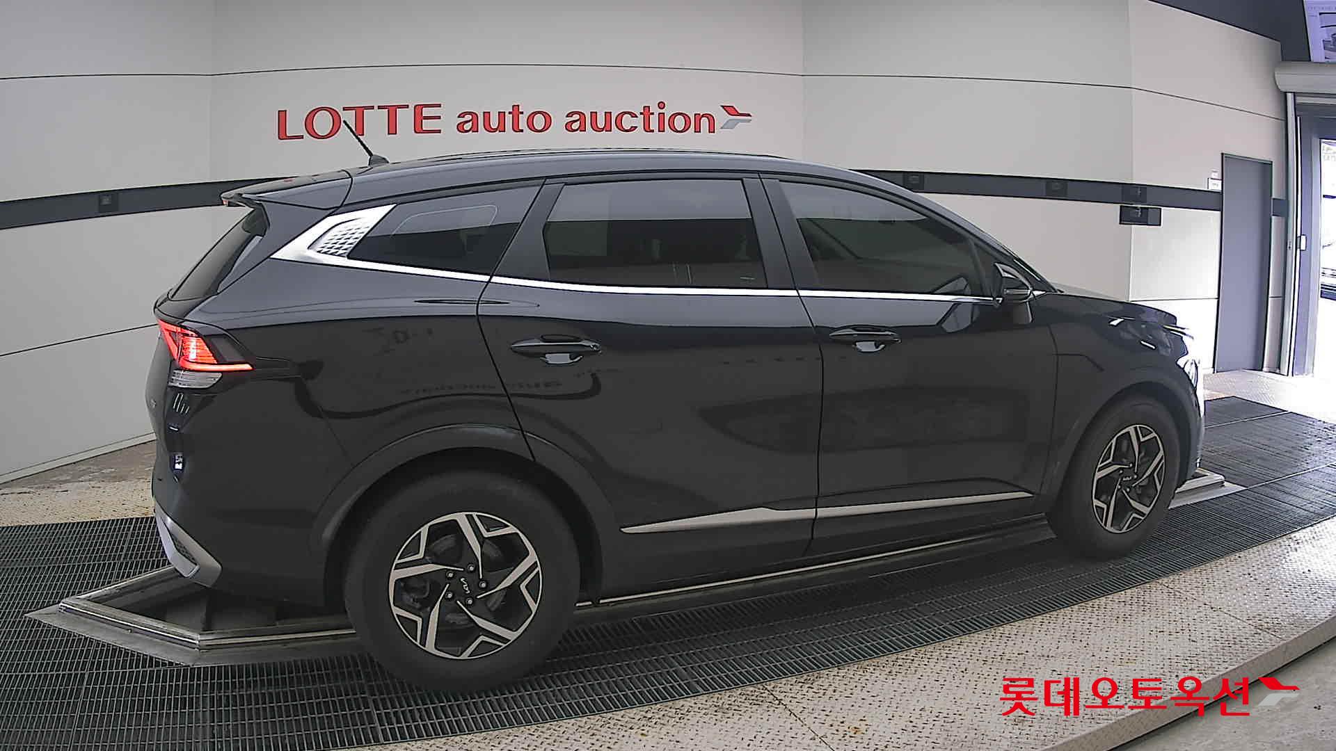 2023 - kia sportage