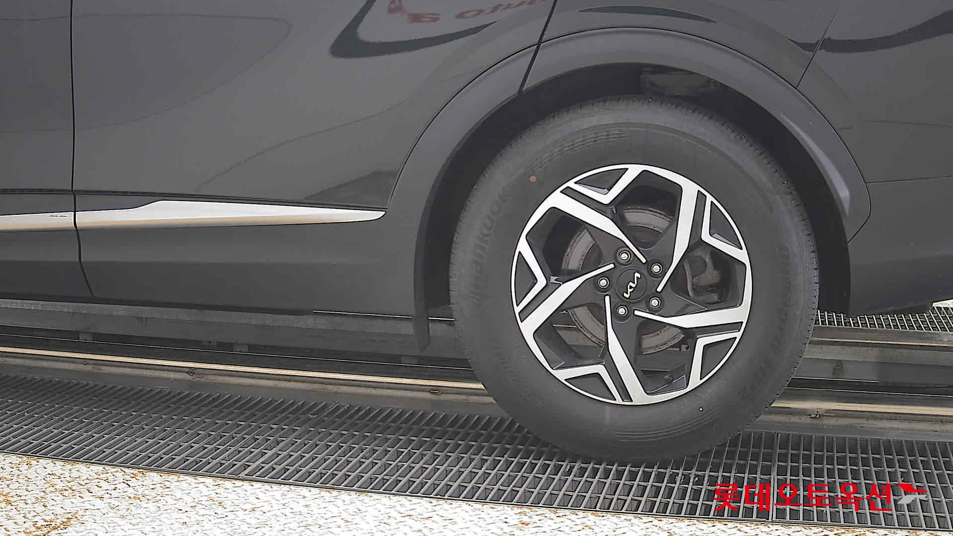 2023 - kia sportage