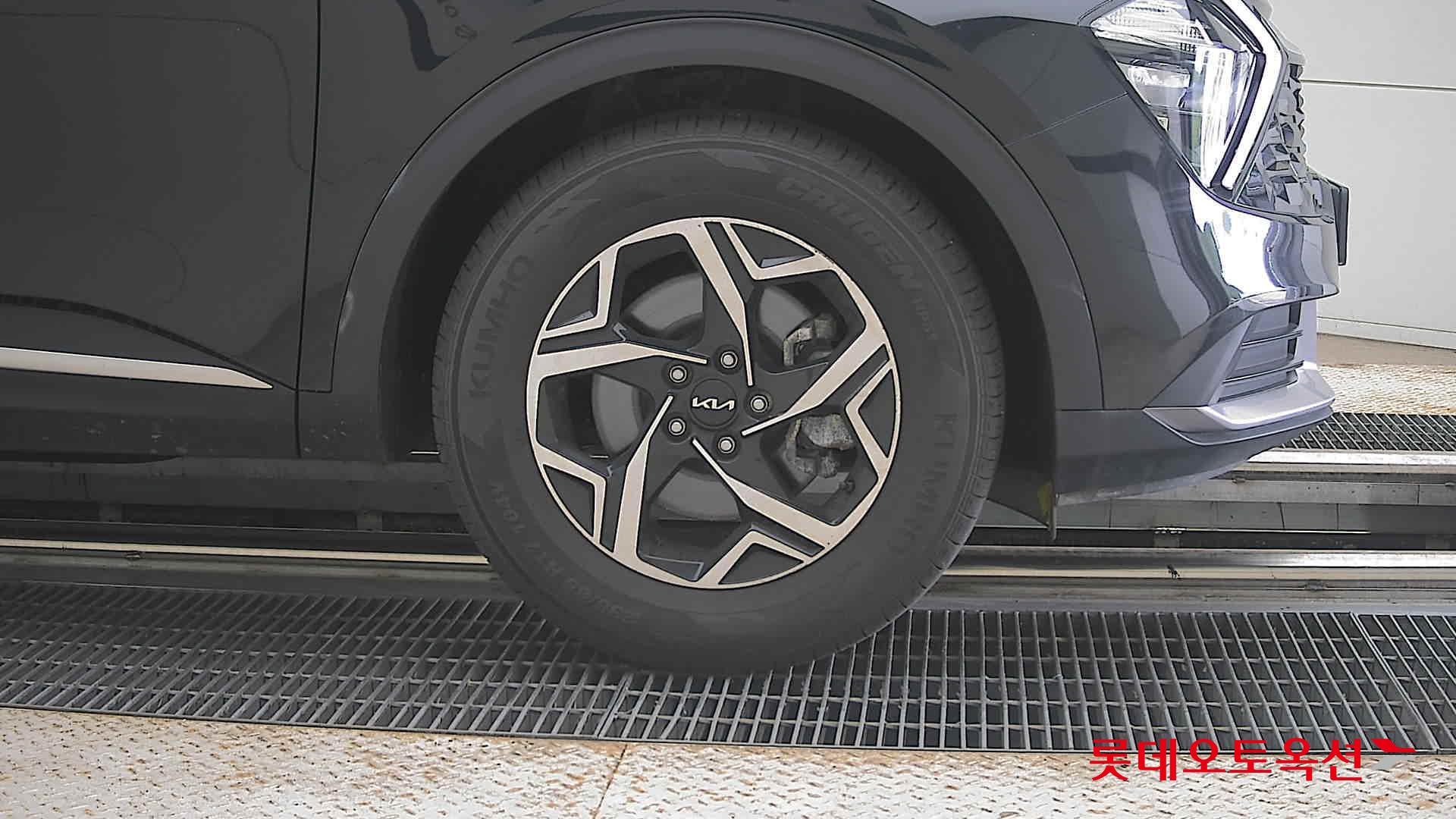 2023 - kia sportage