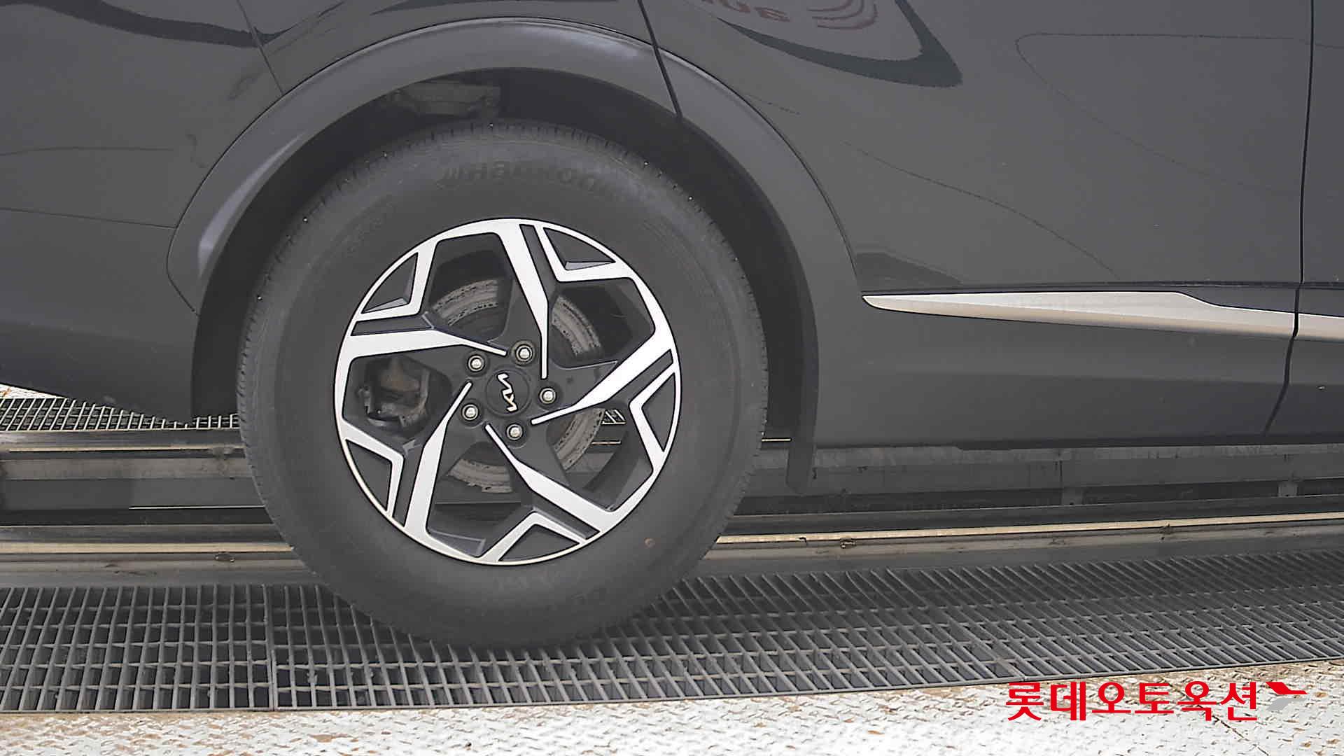 2023 - kia sportage