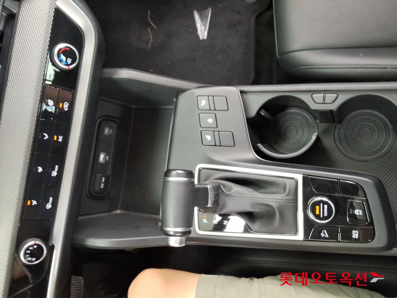 2023 - kia sportage