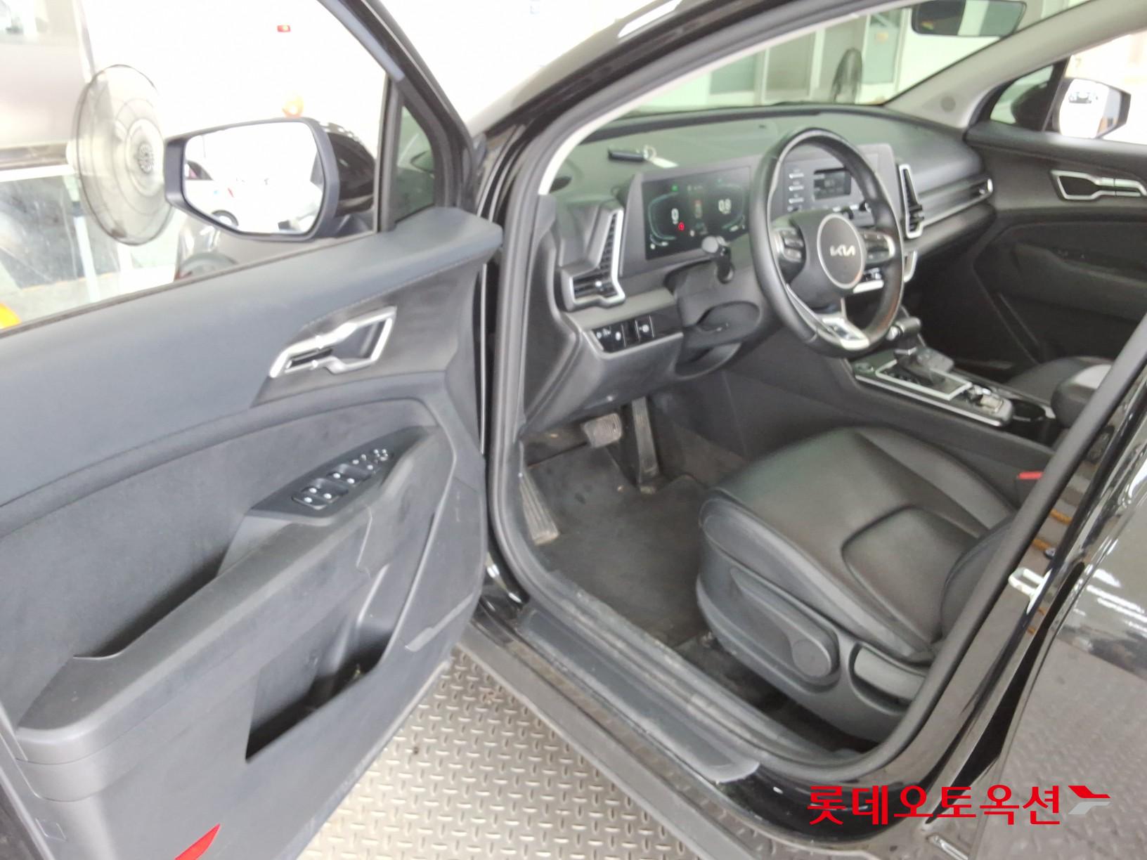 2023 - kia sportage