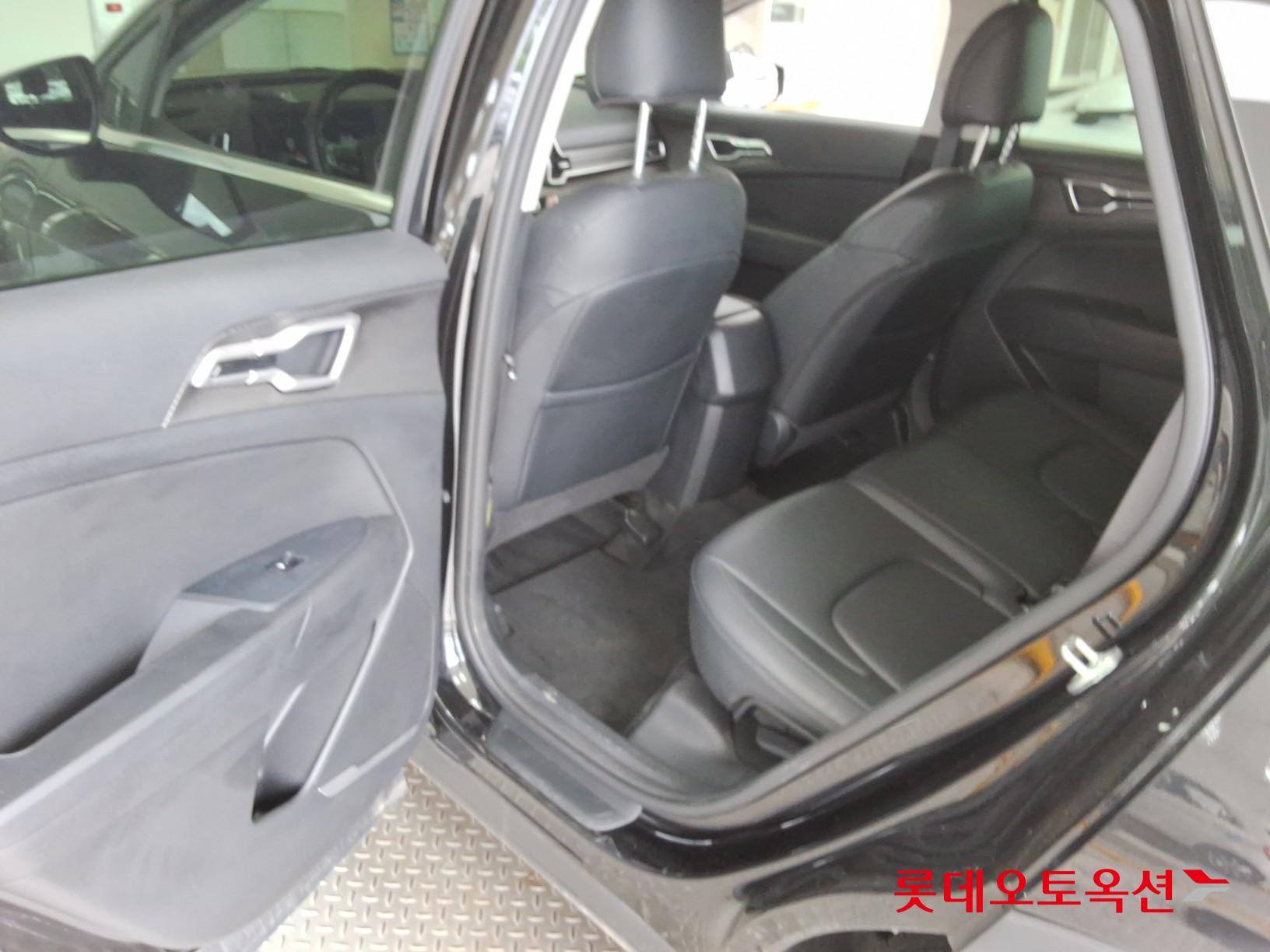 2023 - kia sportage