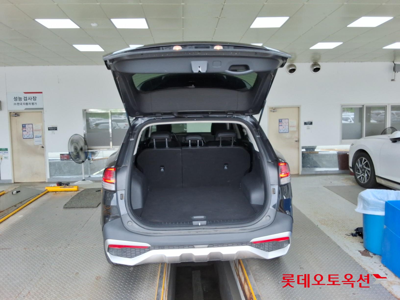 2023 - kia sportage