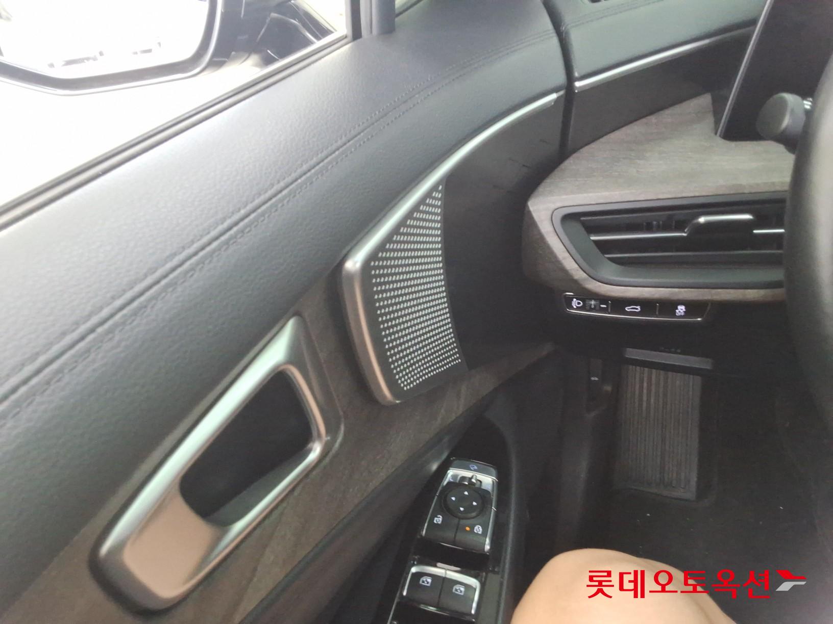 2022 - kia k8