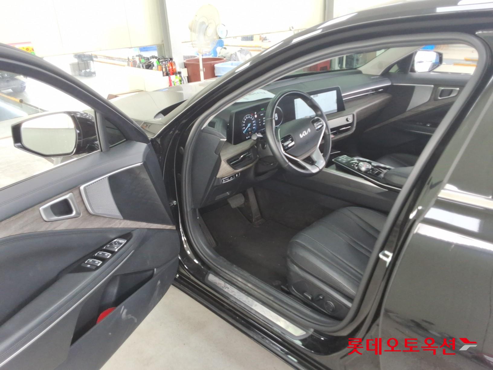 2022 - kia k8