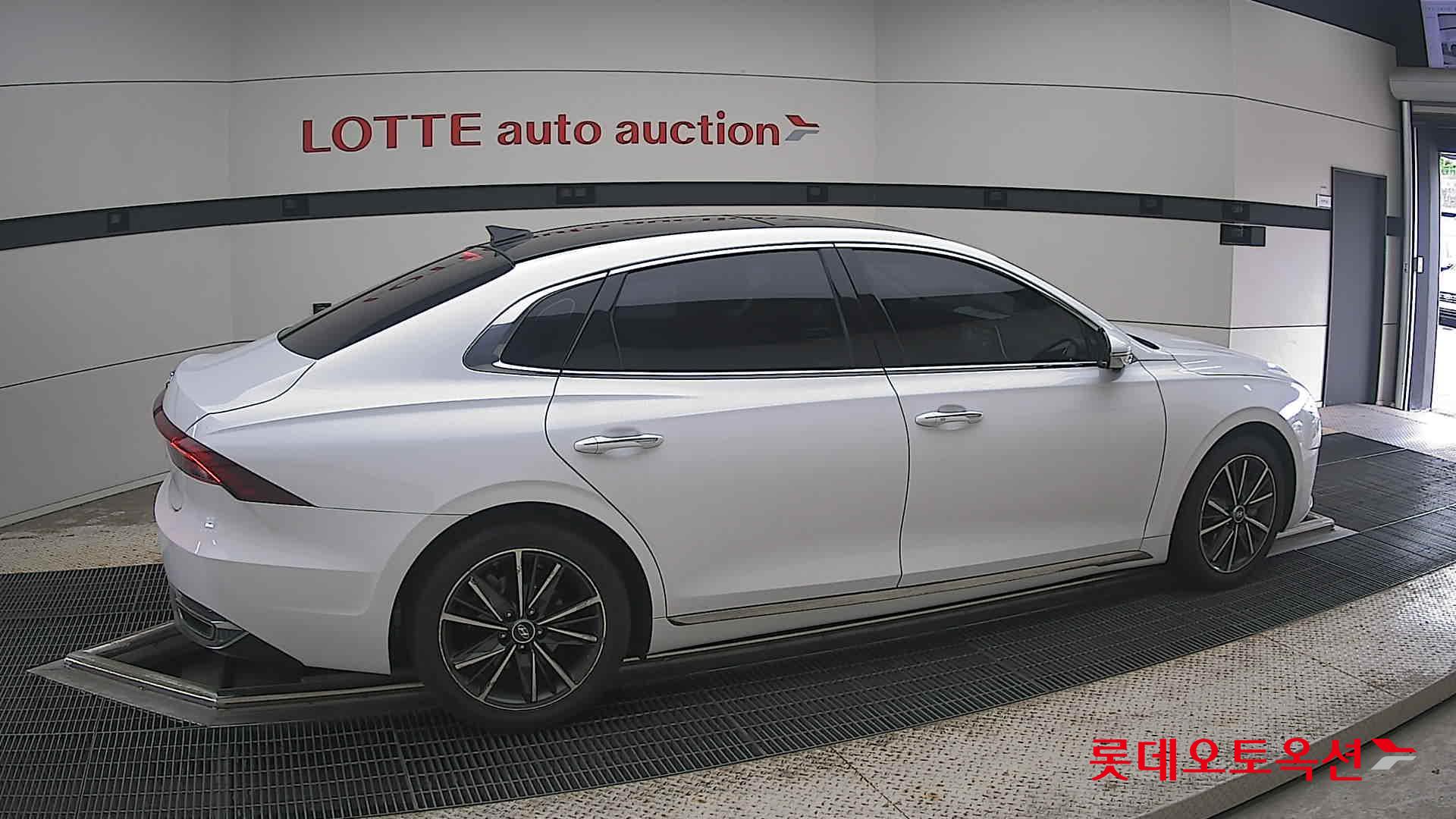 2022 - hyundai grandeur
