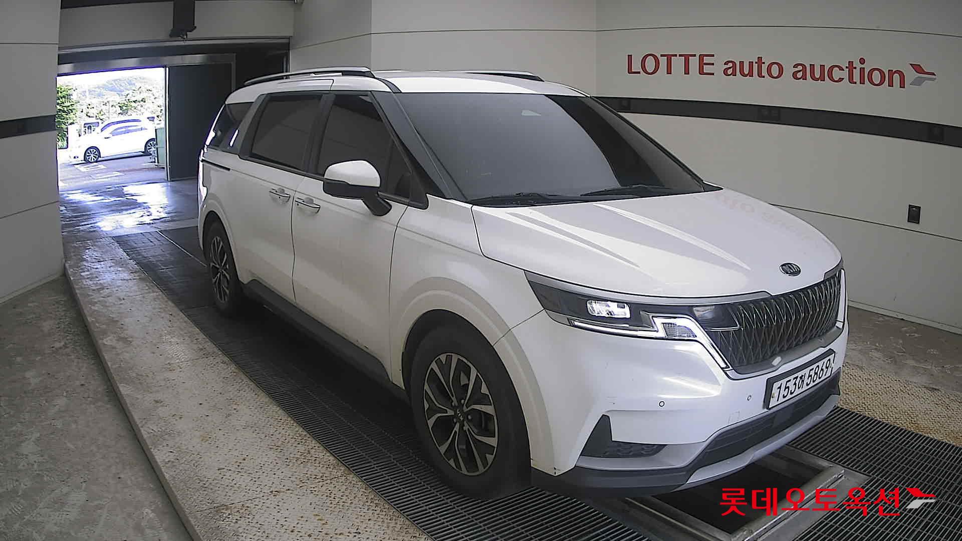 2021 - kia carnival