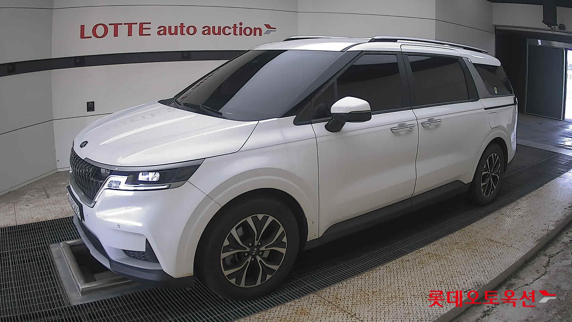 2021 - kia carnival